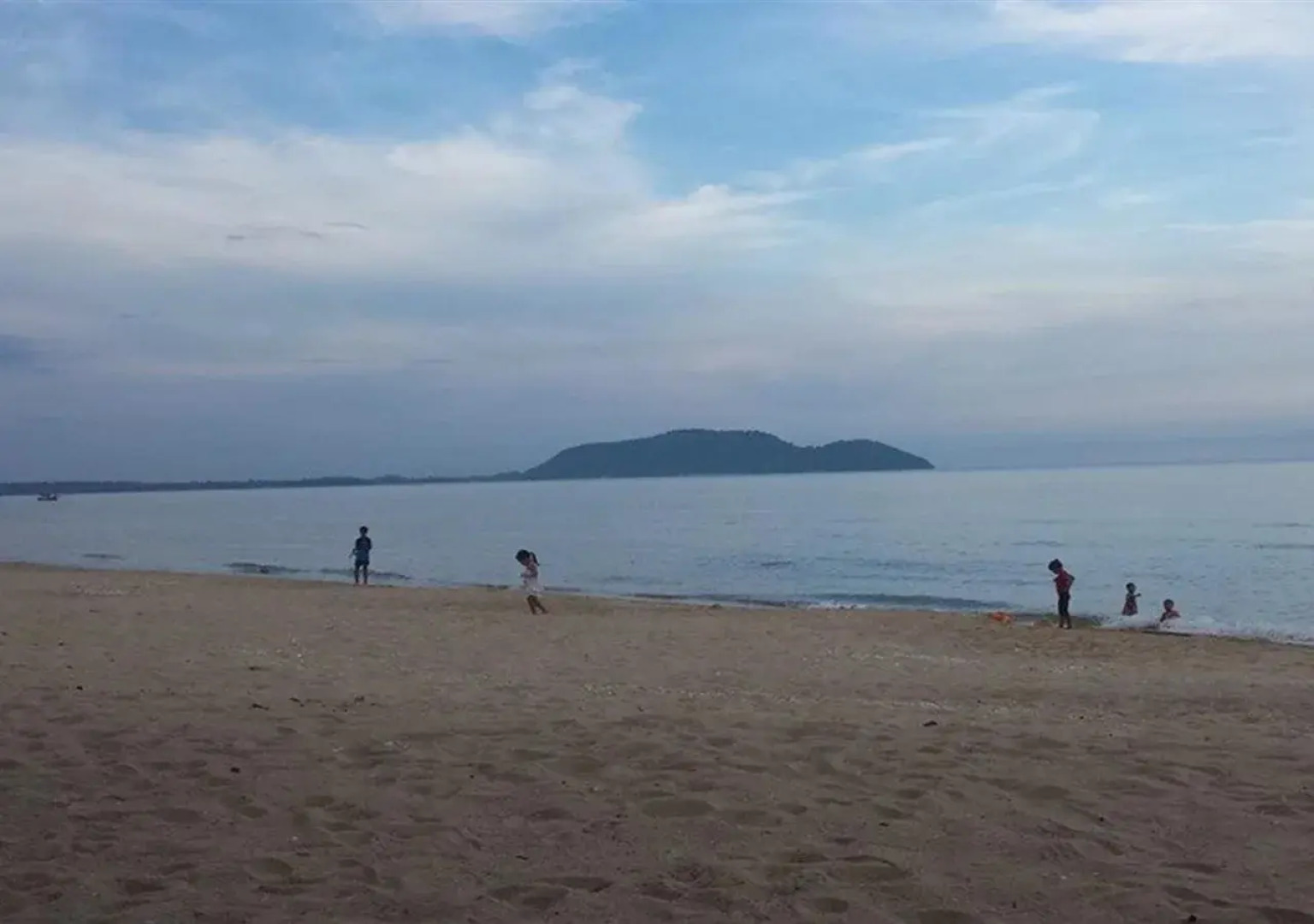 At My Home Resort Bangsaphan