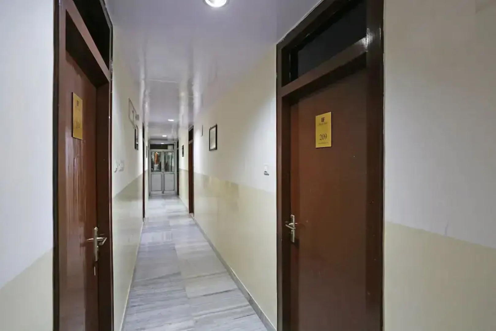 OYO Flagship 42717 Hotel Fort