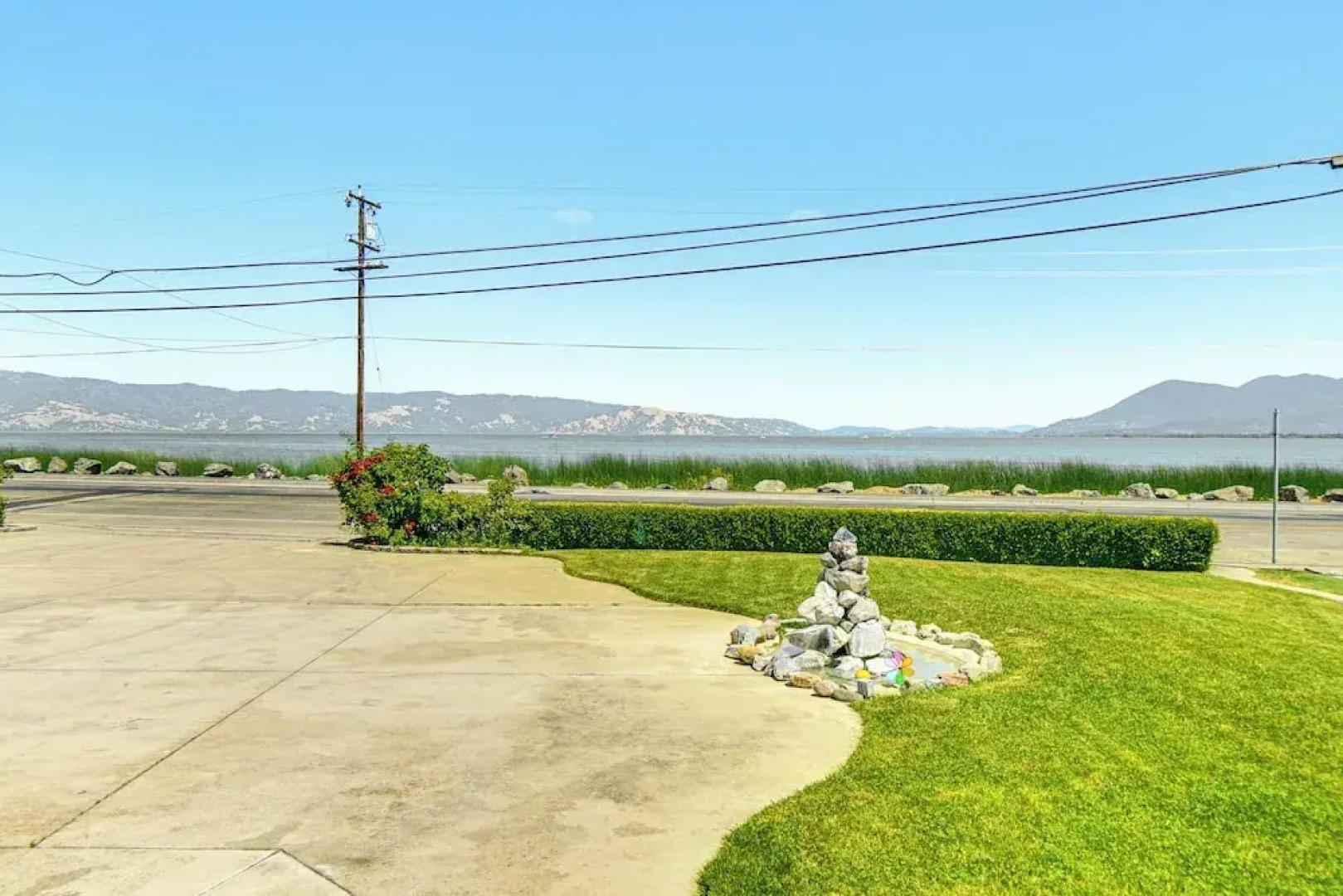 Steps to Clear Lake: Hot Tub Haven in Norcal!