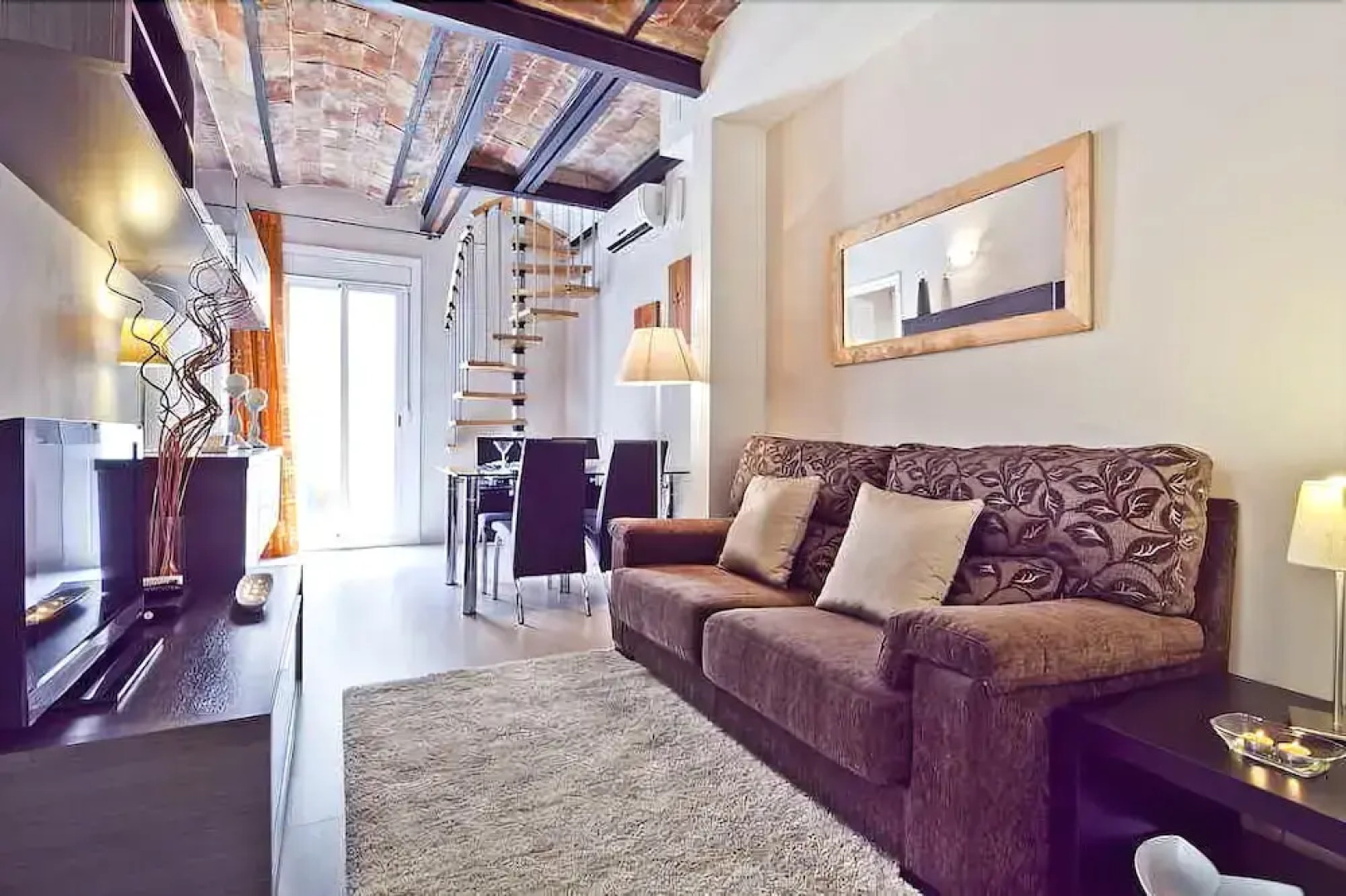 Montserrat Apartment