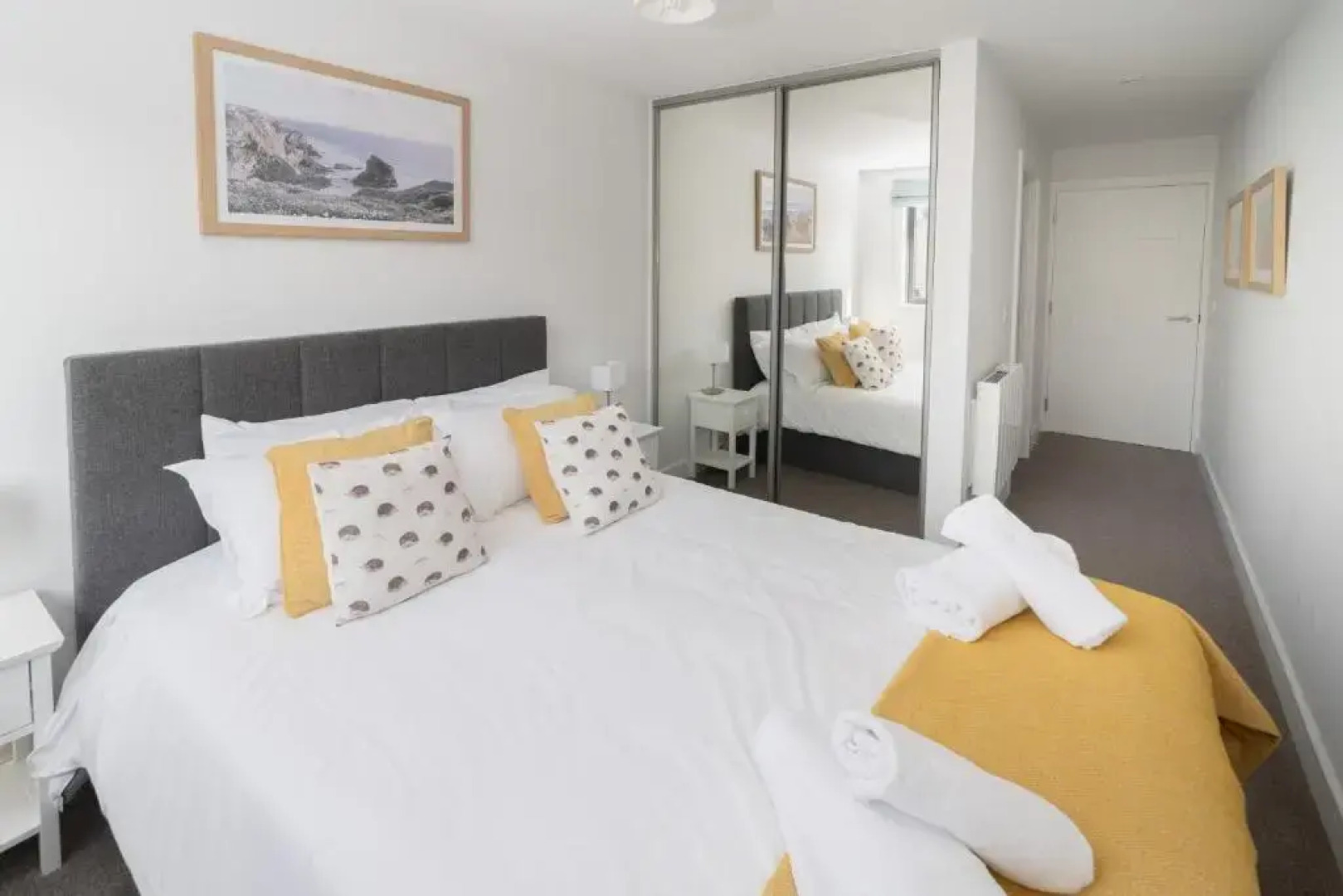 12 Putsborough - luxury flat, 4 minutes to Woolacombe beach with shared indoor pool.