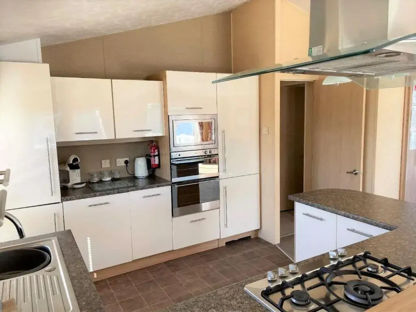 Pevensey Bay Holiday Park Corner Lodge With Own Garden 3 Bedrooms 2 Bathrooms Beach 5 Minutes Walk