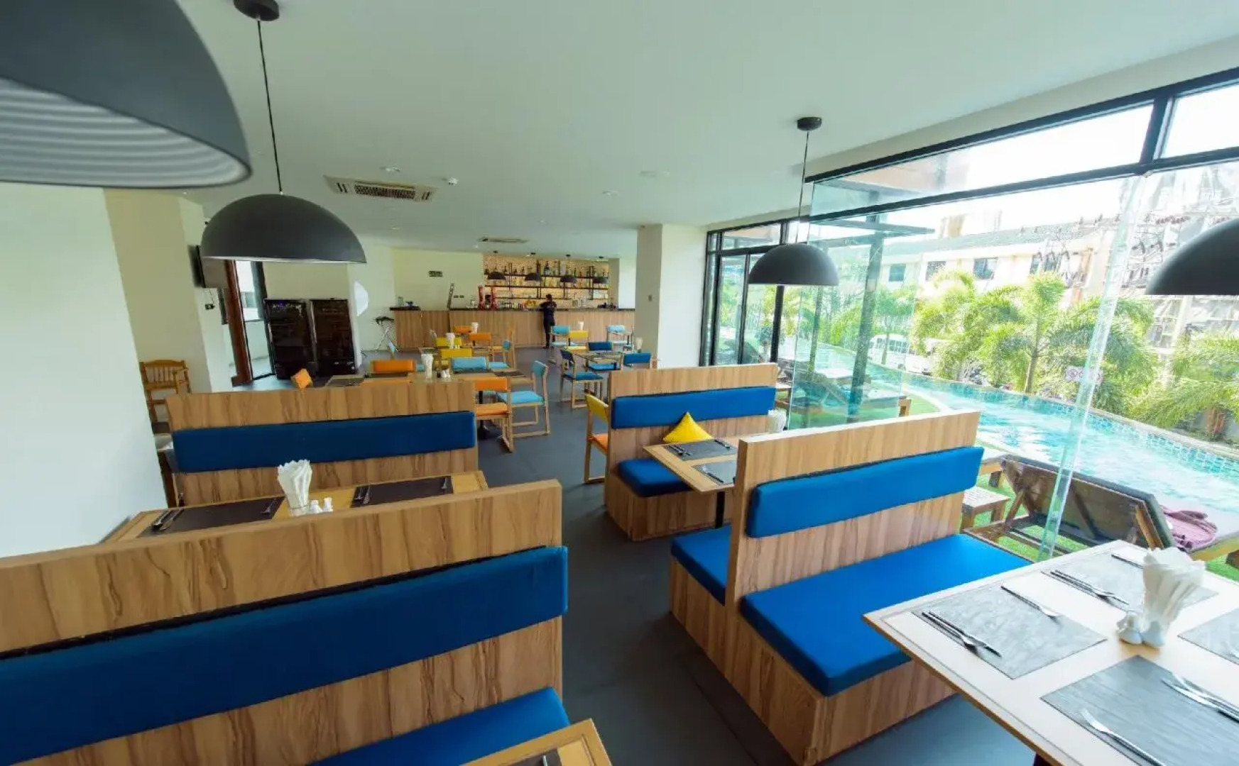 Отель The Lunar Patong