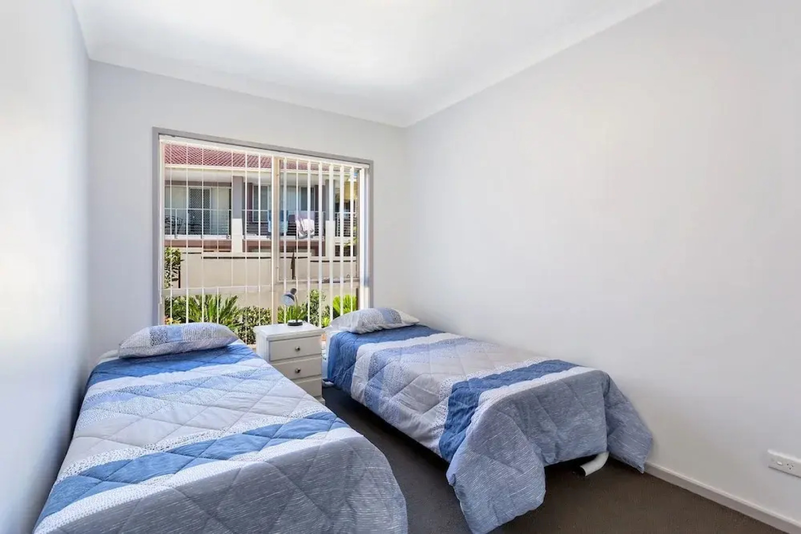 Ronald Avenue, Unit 2/36