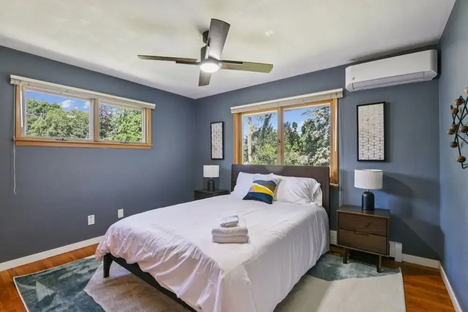 Iowa City 4br Backyard Walk To Stadium 4 Bedroom Home