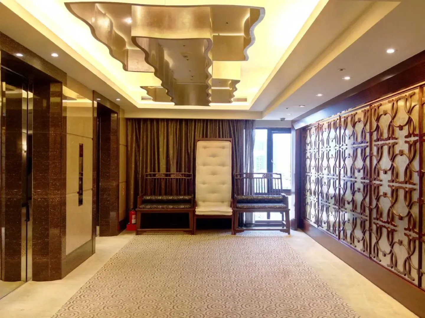 Jen Dow International Hotel