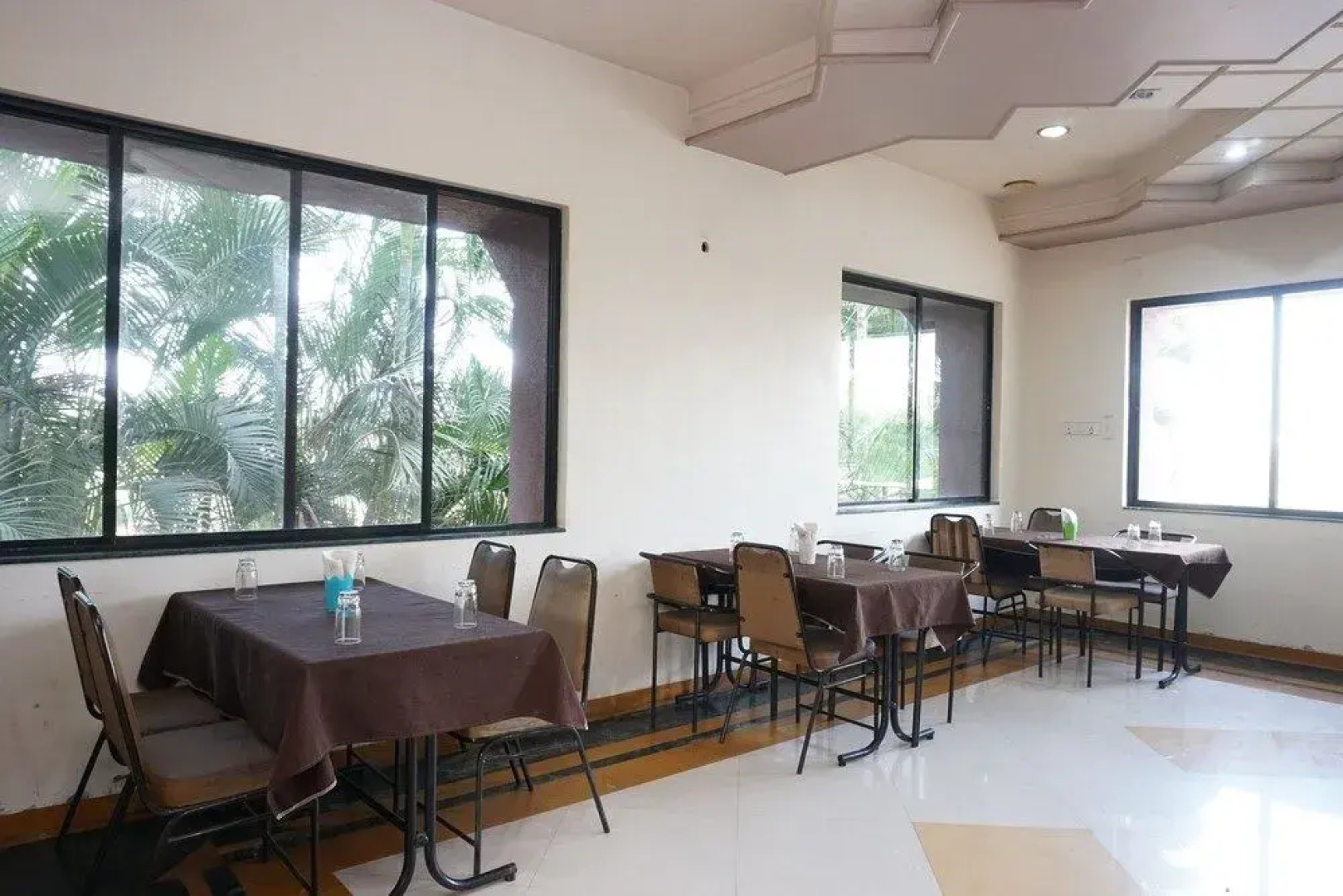 OYO 24487 Hotel Raj Regency