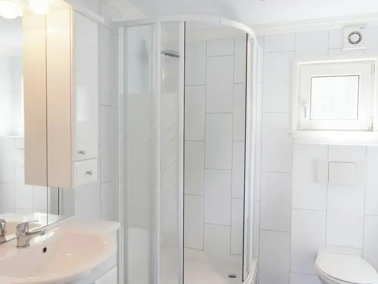 Detached Chalet 30km From Maastricht