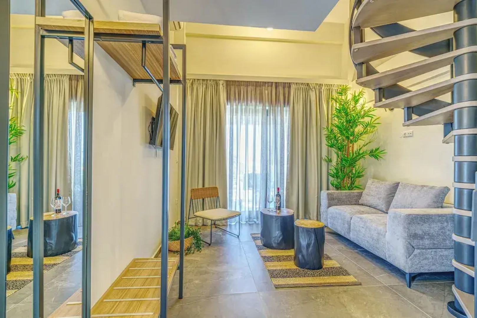 Miroes Suites