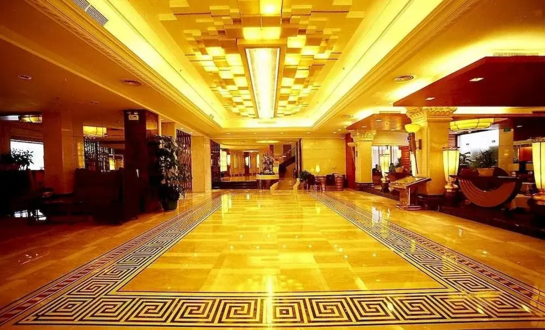 Jinghu Hotel