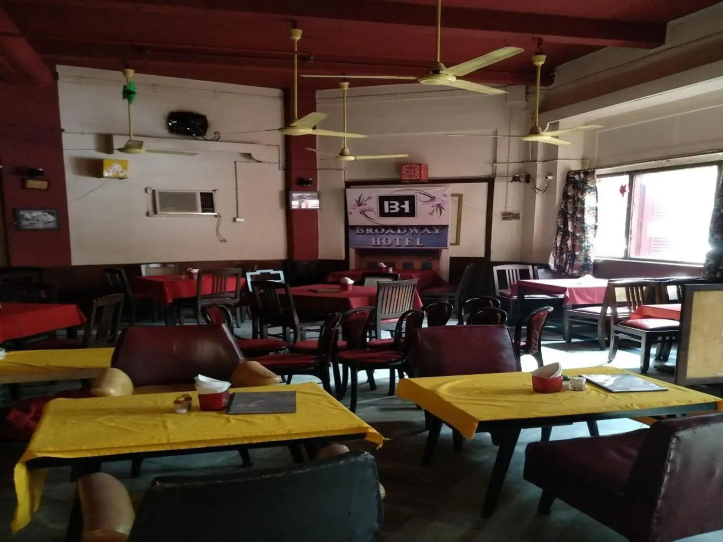 Broadway Hotel
