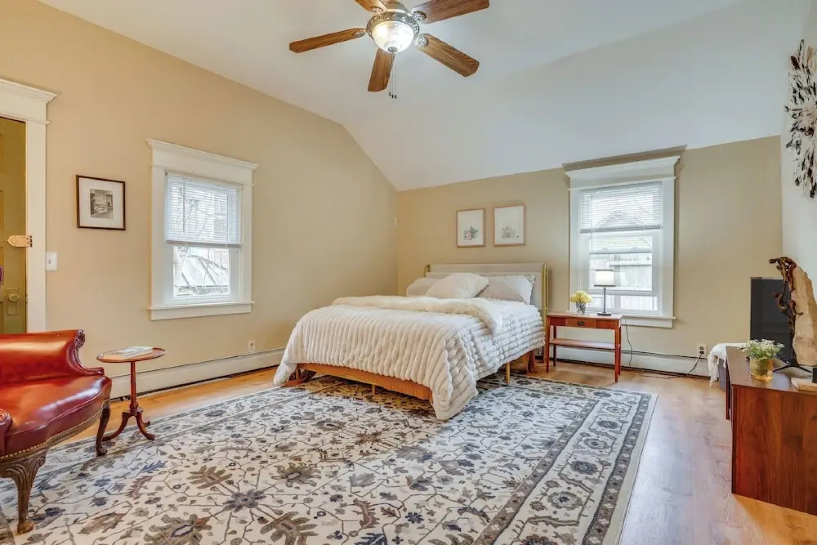 < 1 Mi to Xcel Energy Center: Walkable Hideaway!