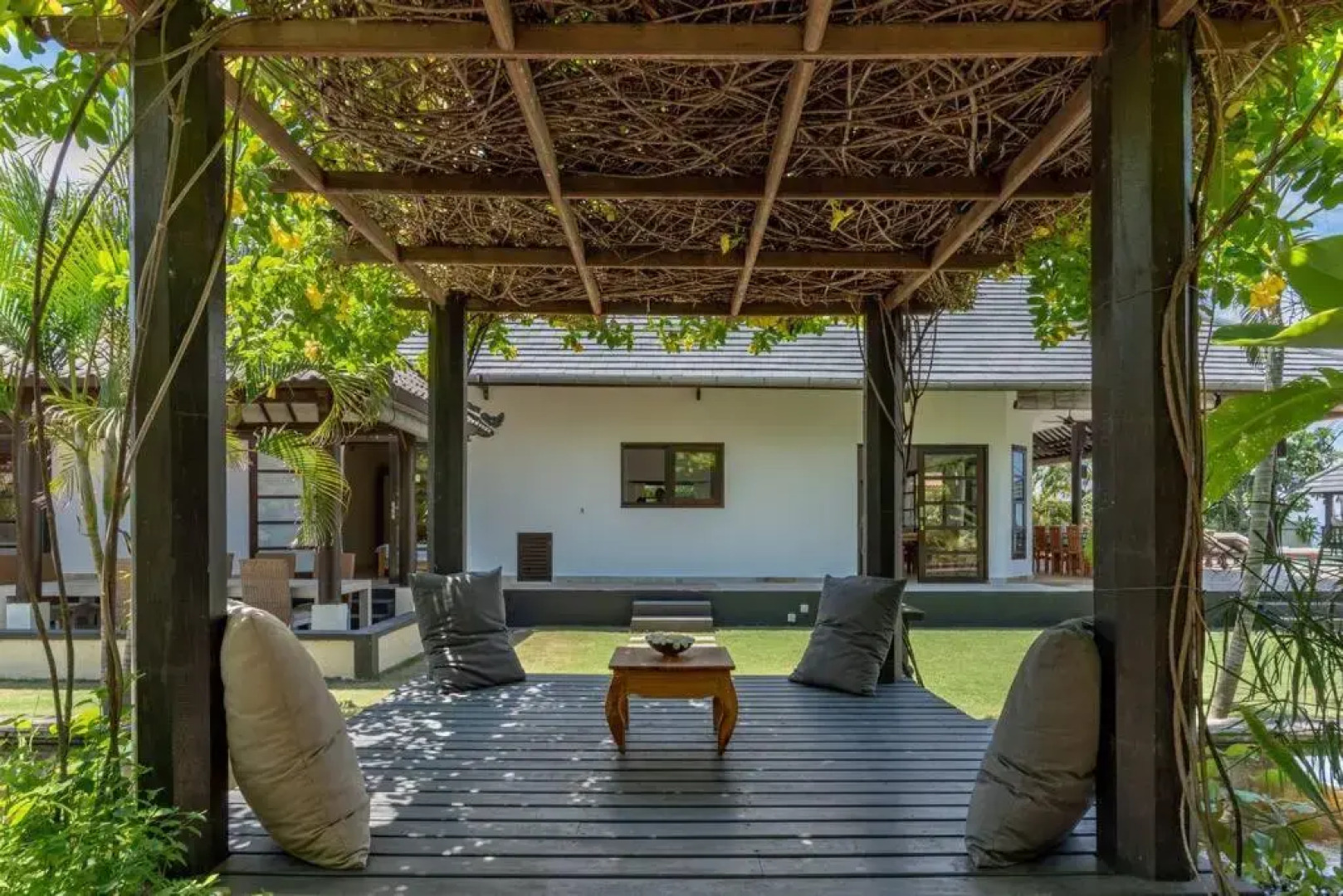 Villa Lovina Beach 1