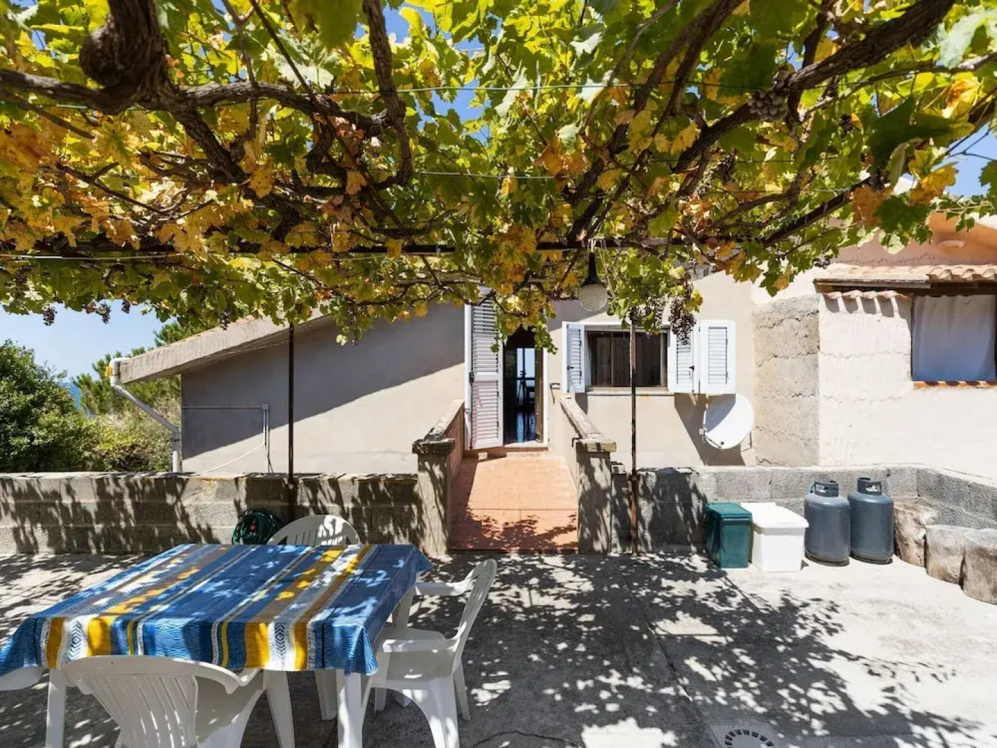 Lovely Holiday Home in Tresnuraghes near Sea