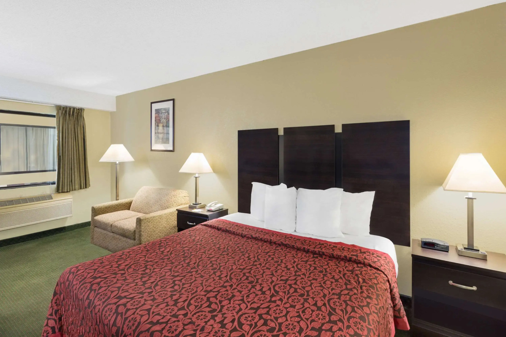Days Inn & Suites by Wyndham Columbia Airport