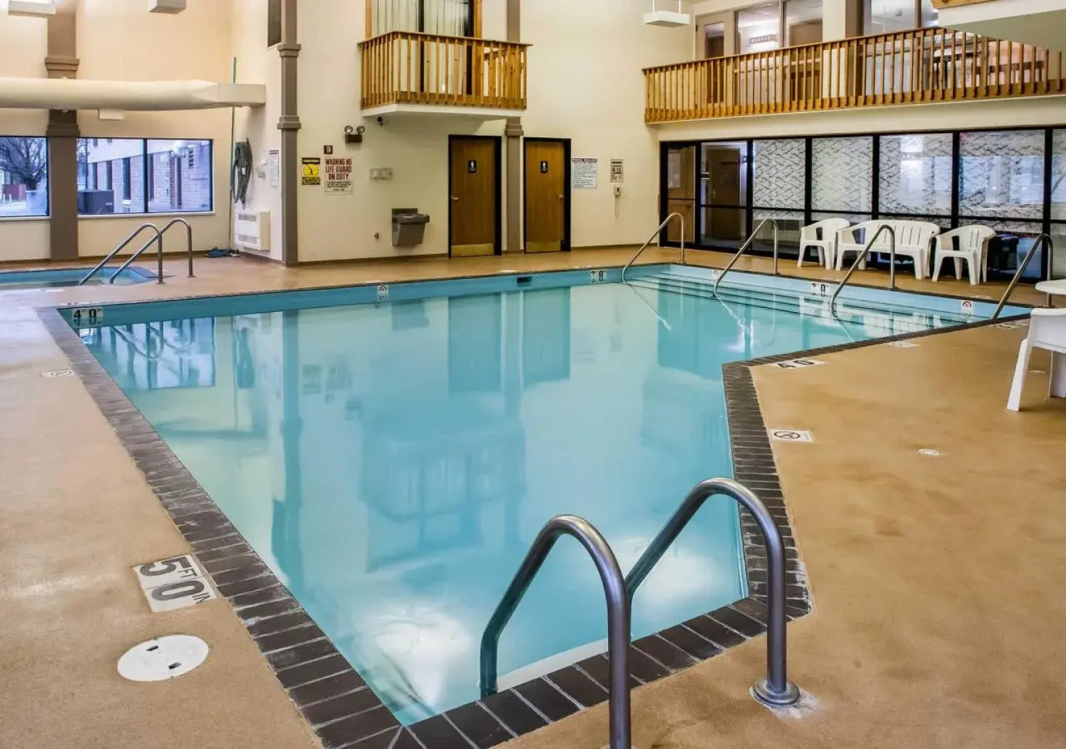 Econo Lodge Inn & Suites Oconto