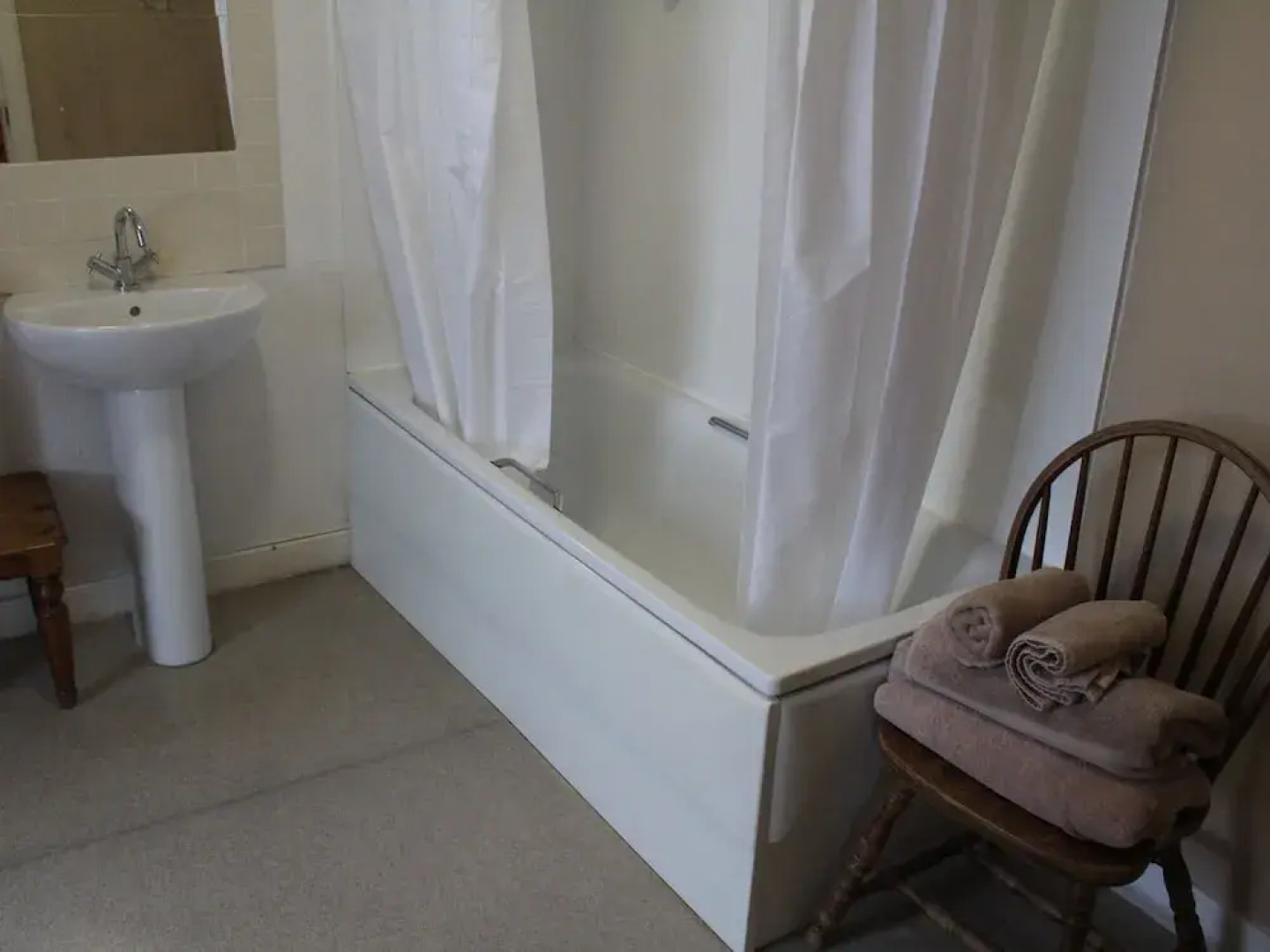 The Avenue Restaurant at The Victoria Inn