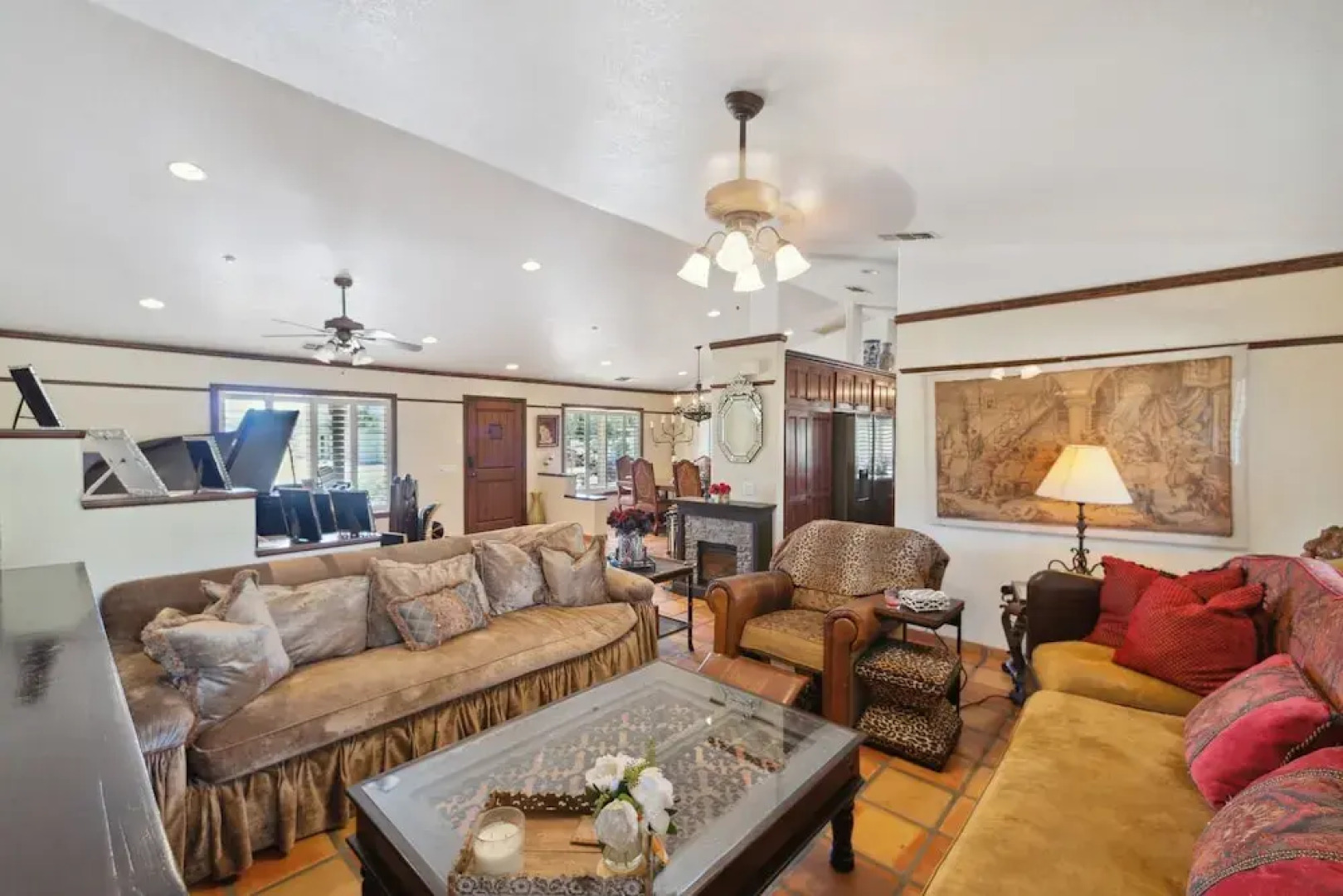 Countryside Spanish Hacienda W/ Spa, Horses, Views by Redawning