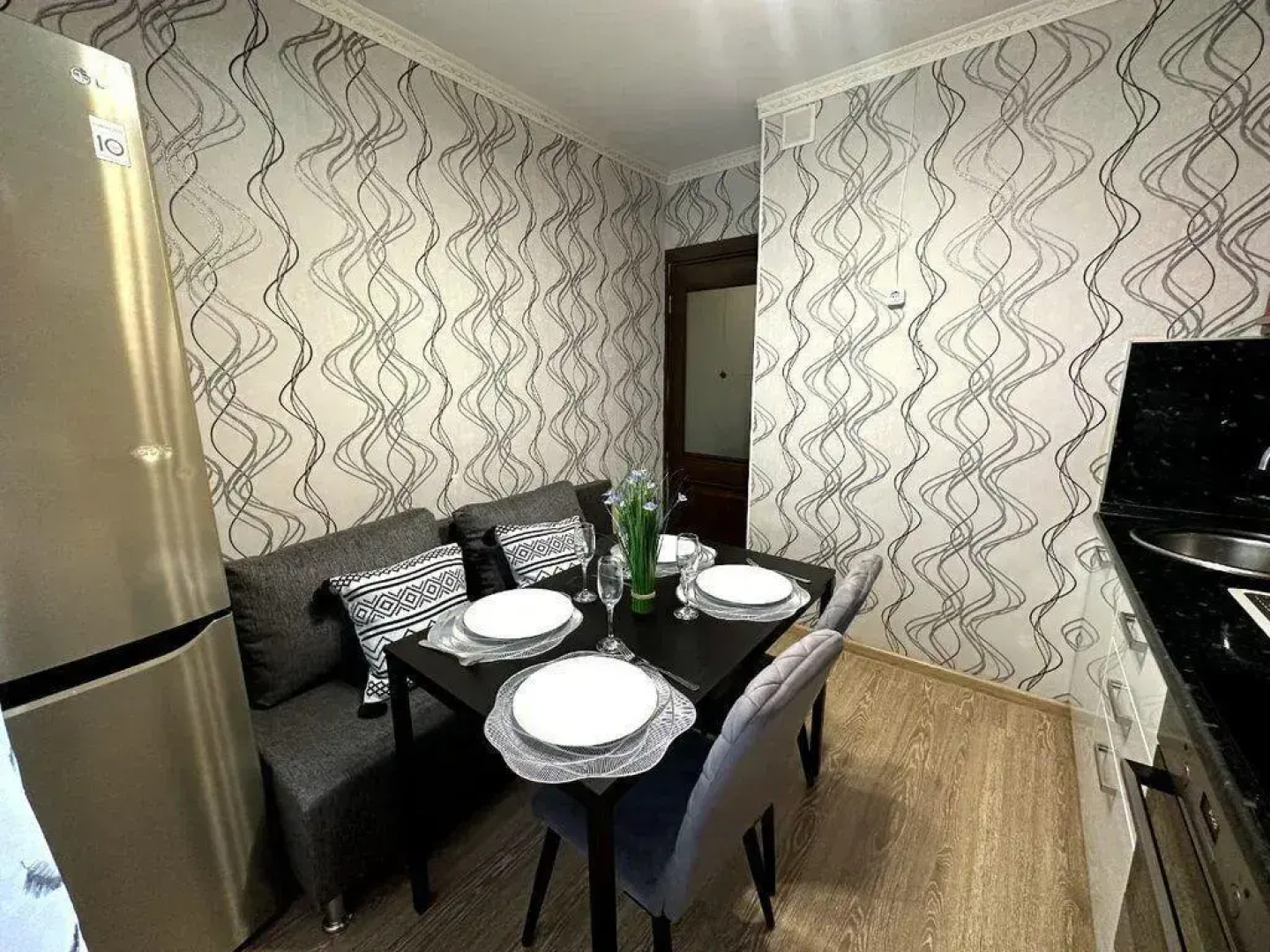 Апартаменты на улице 6-я Нововатутинская