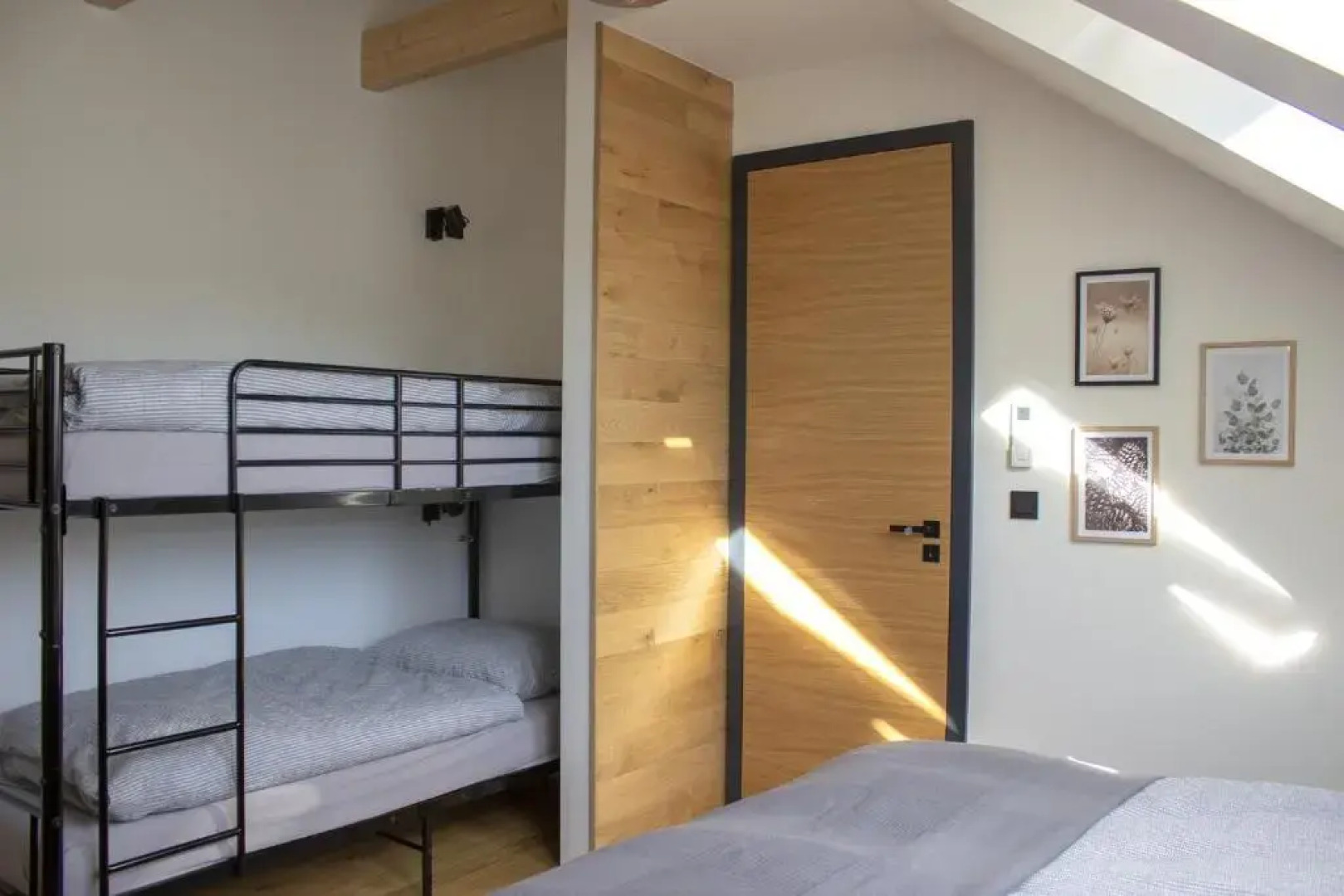 Enjoy Harrachov - Atraktivní slunný klimatizovaný apartmán 14 v centru Harrachova se saunou, parkováním s wallboxem EV, Wifi, herní konzolí, počítačem s win 10, Netflix a jedinečným výhledem na Čertovu horu se skokanskými můstky