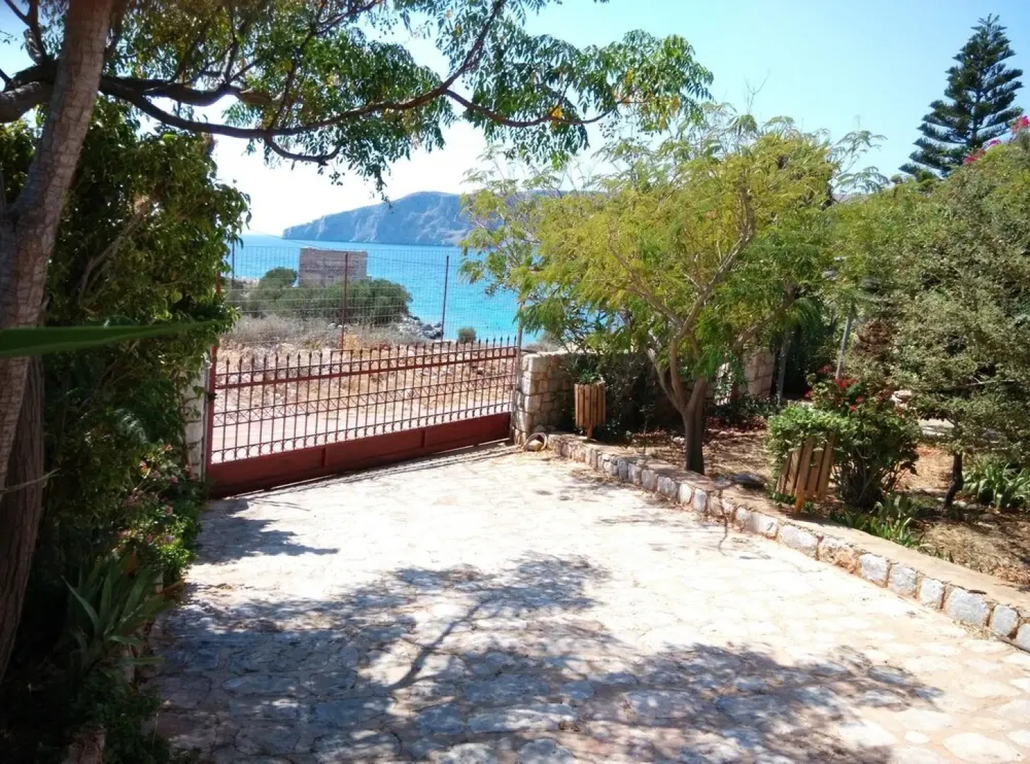 Studio in Gialia, With Wonderful sea View and Enclosed Garden