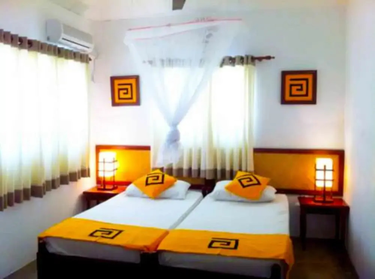 Yoho Lagoonside Holiday Bungalow