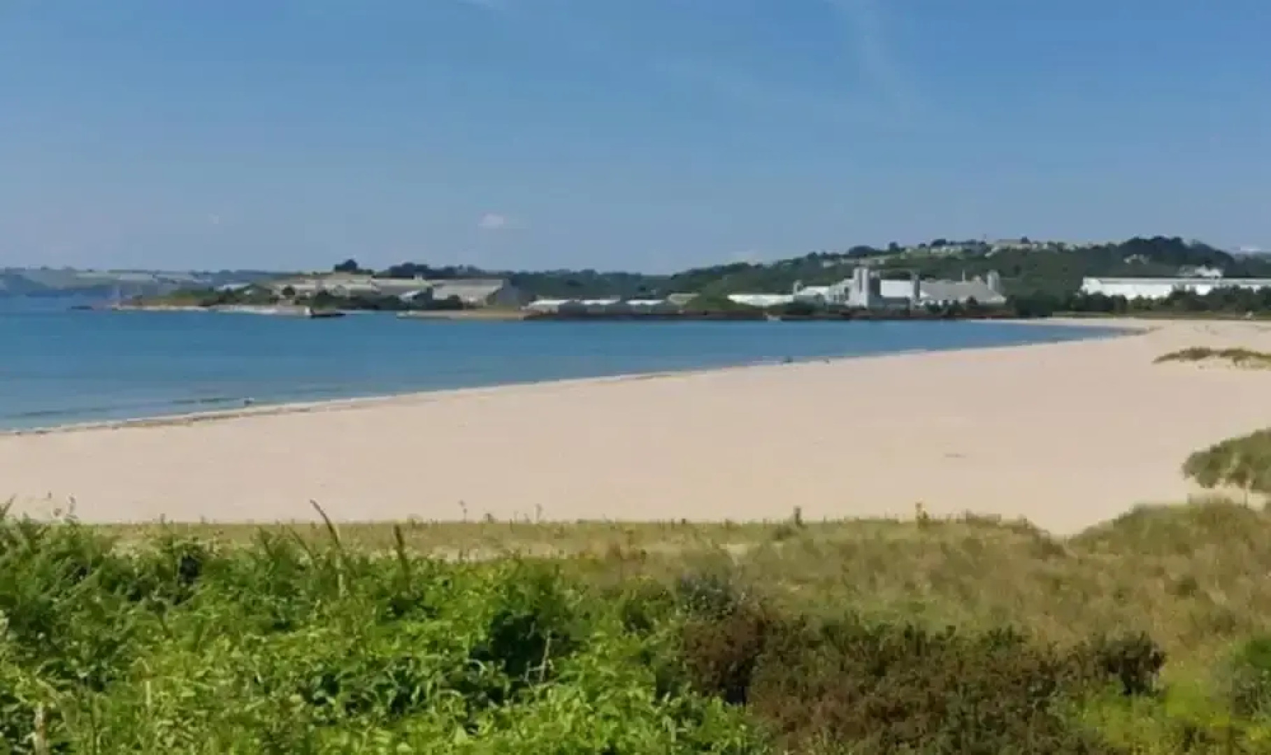 Welcoming 3 Bedroom Caravan 2 Min Walk to Beach