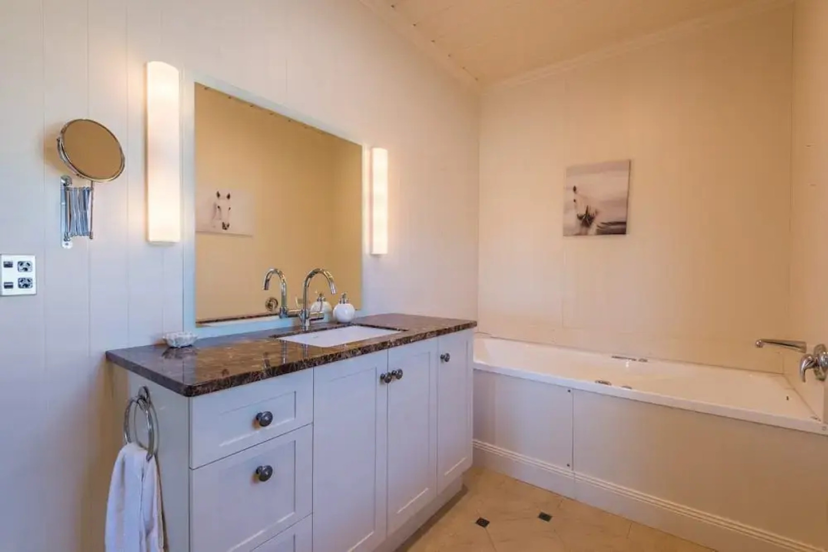 Flemington Lake View Bed  Breakfast