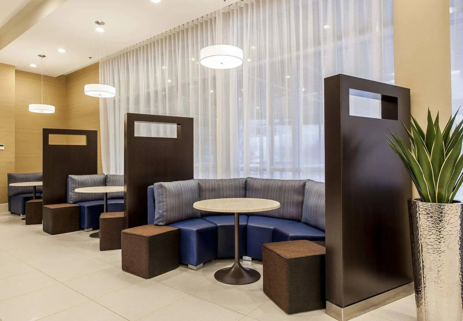 Courtyard by Marriott Montreal West Island/Baie D'Urfe