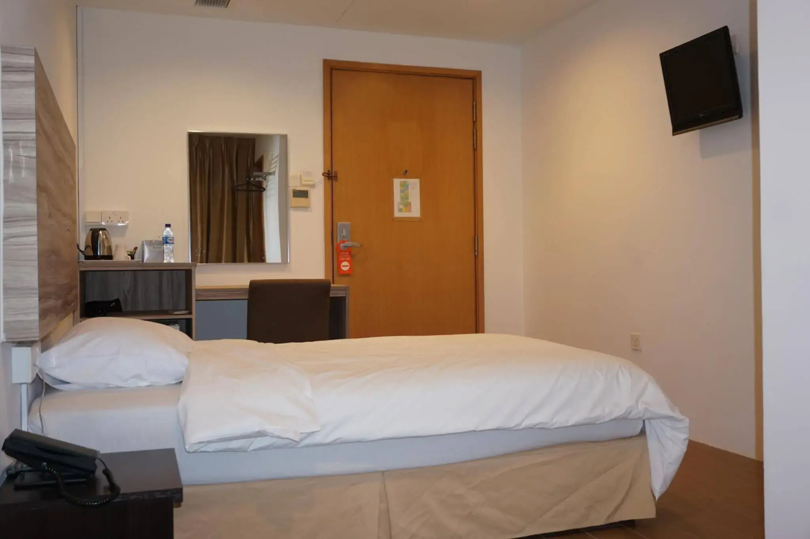 Victoria Hotel, a NuVe Group Collection