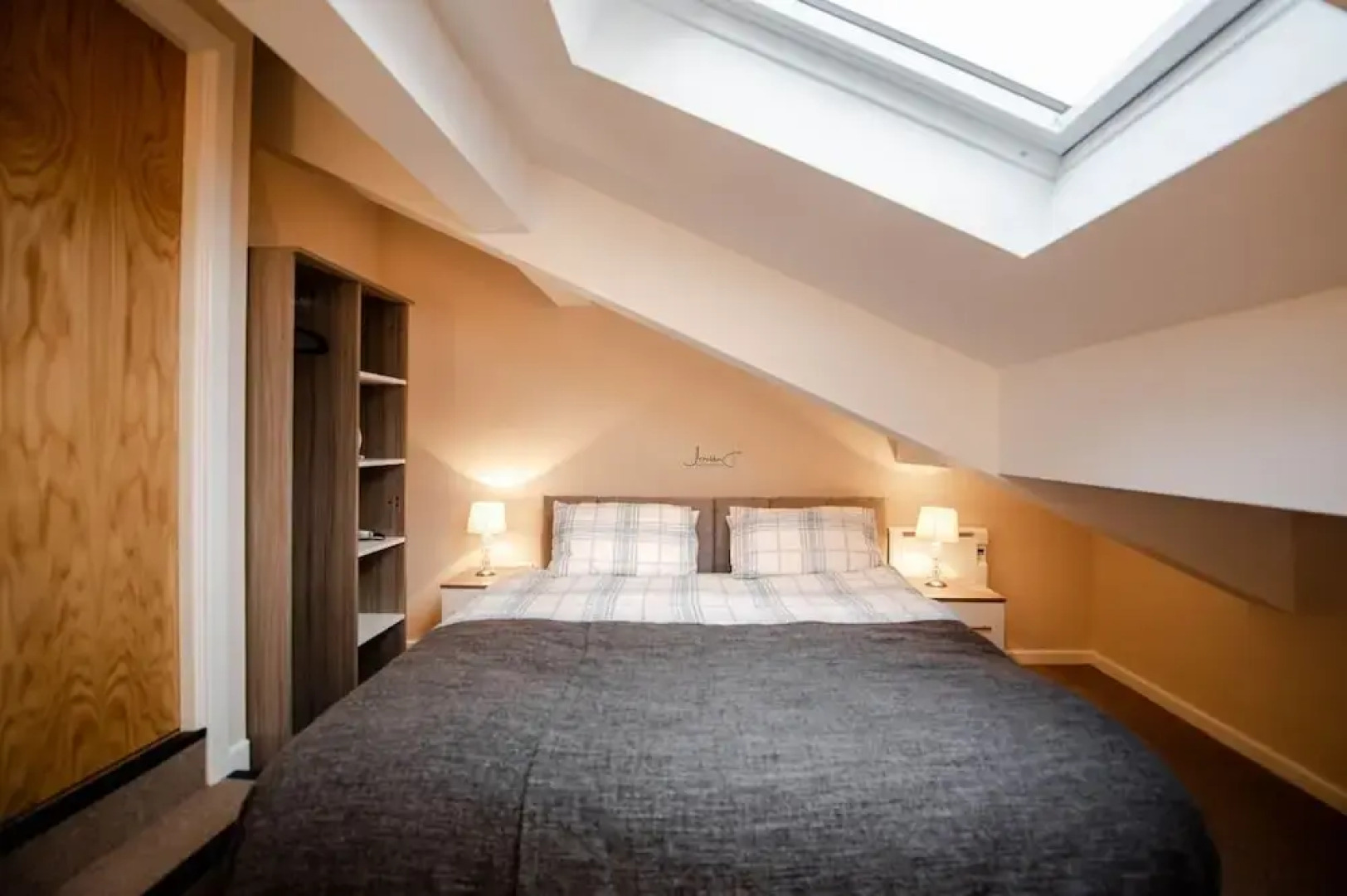 Infinity Apartments Metropolitan House 1