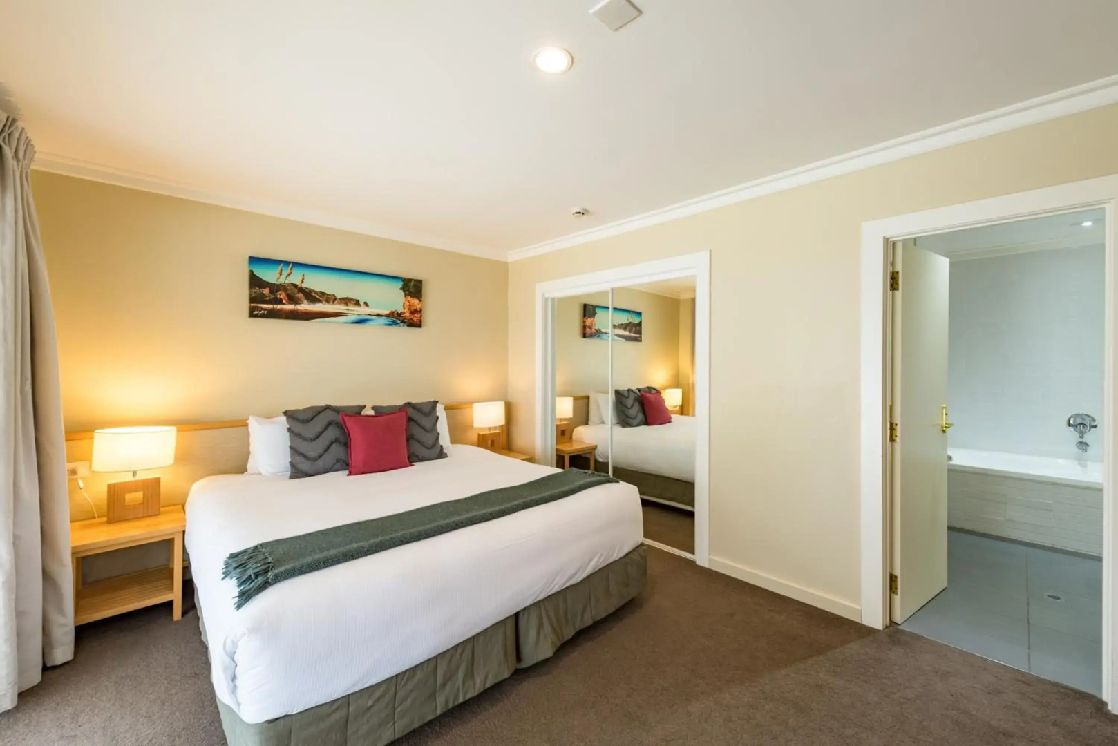 Paihia Beach Resort & Spa Hotel