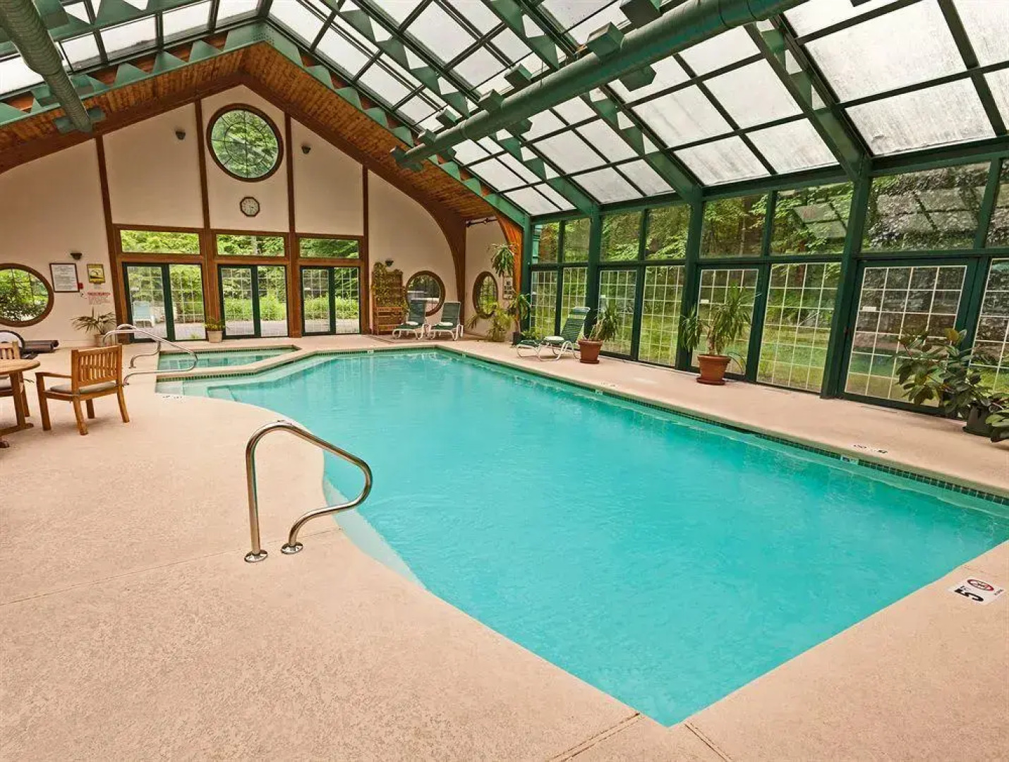 Chateau Merrimack Resort & Spa