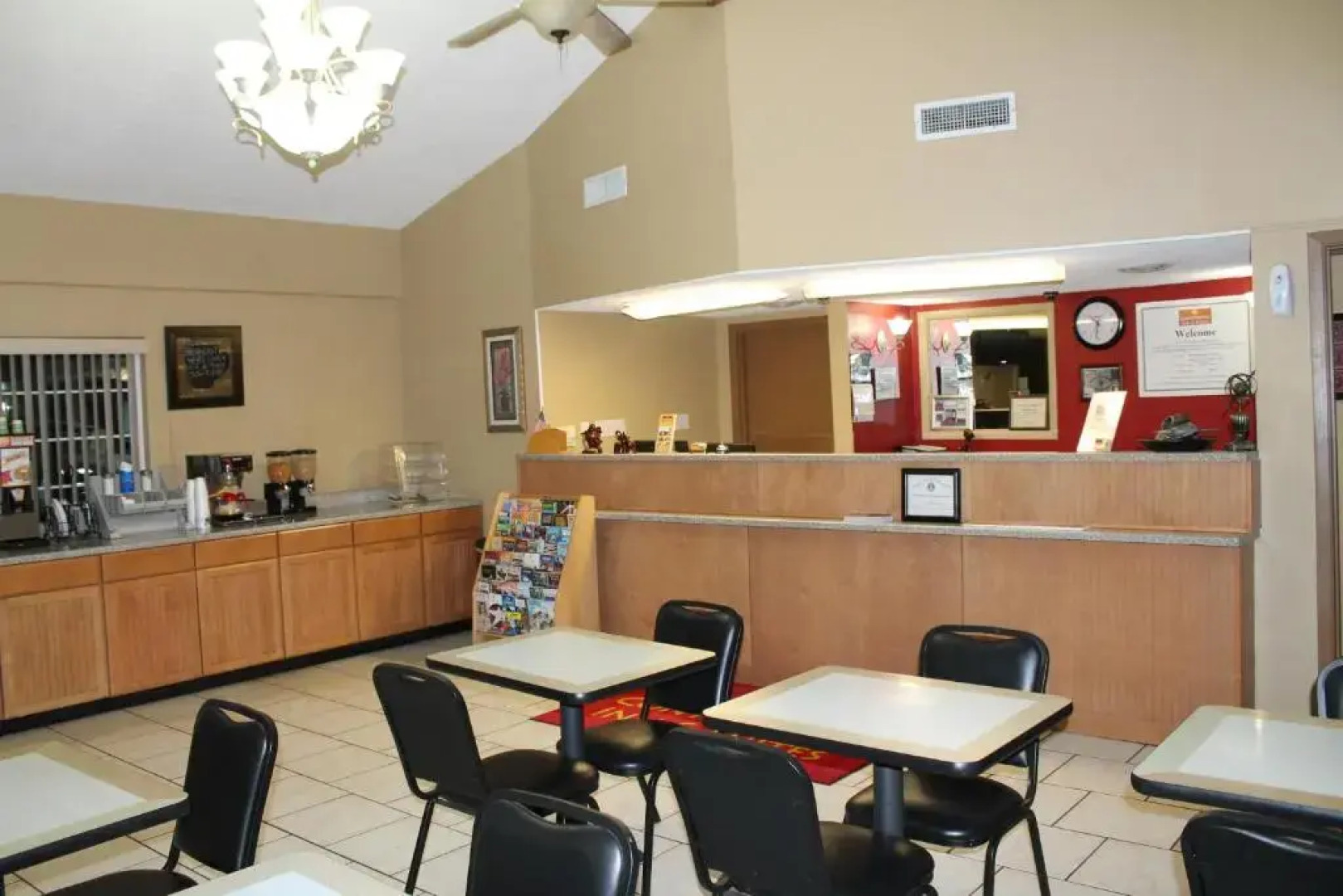 Continental Inn & Suites Nacogdoches TX / SFA  University/Downtown