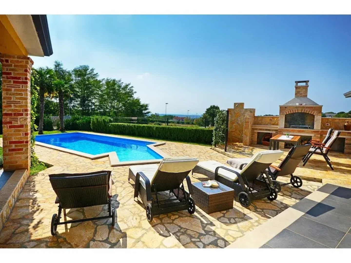 Beautiful Holiday House With Private Pool and Terrace