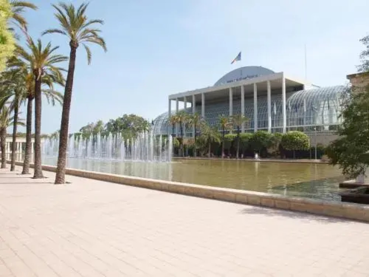 ApartUP Yellow Opera View