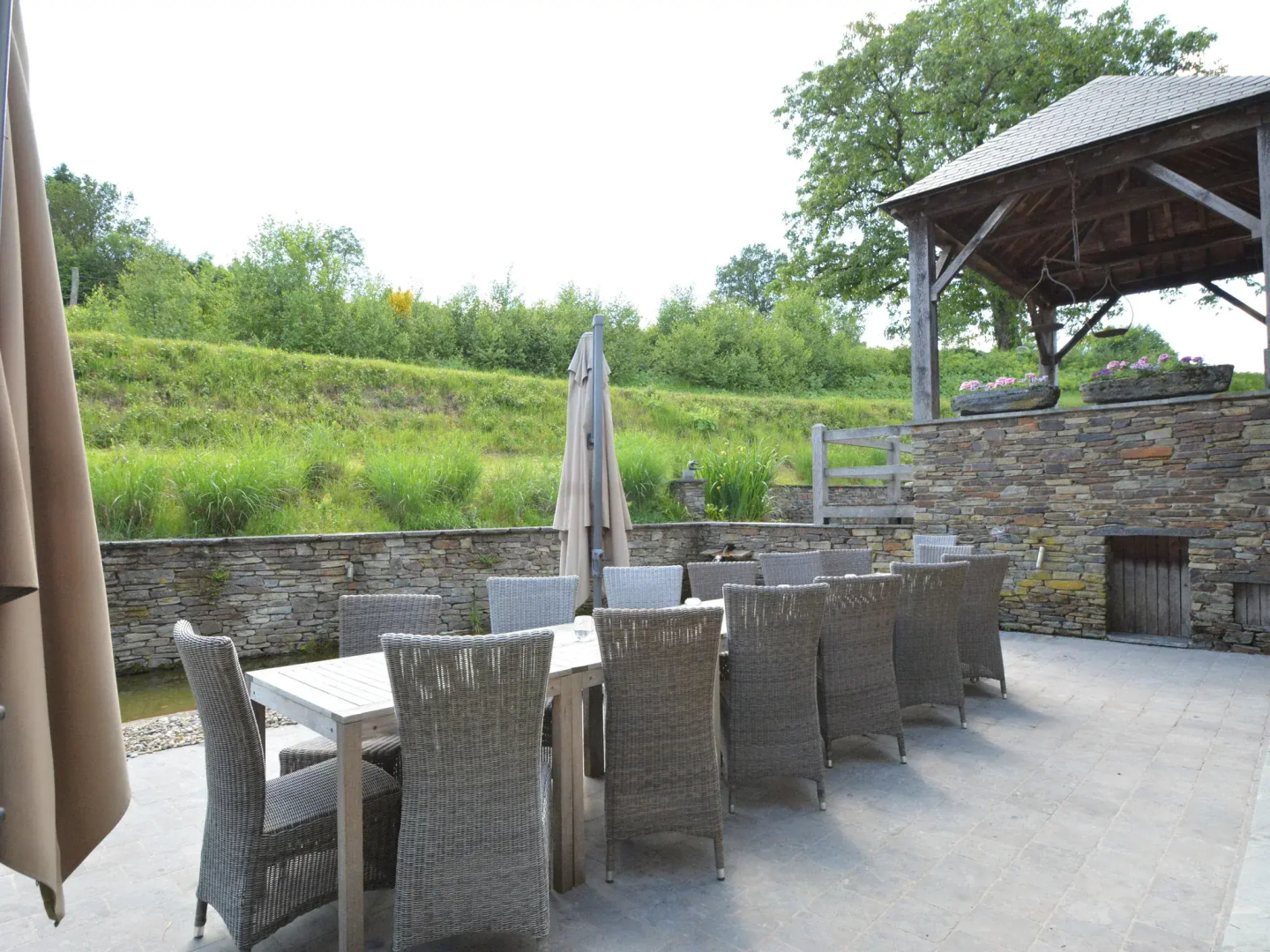 Charming Holiday Home In Bièvre With Sauna