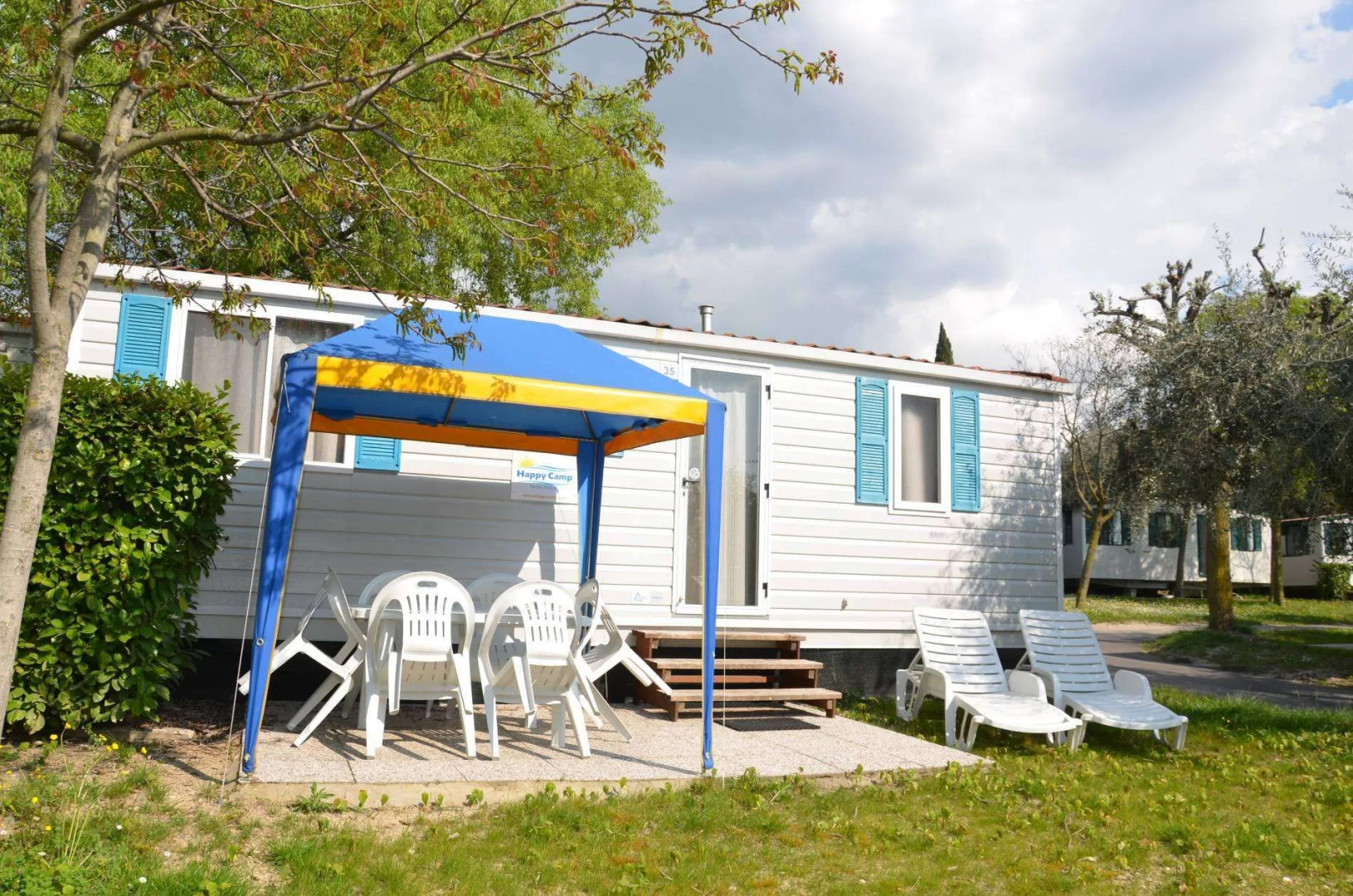 Camping Karavomilos Beach