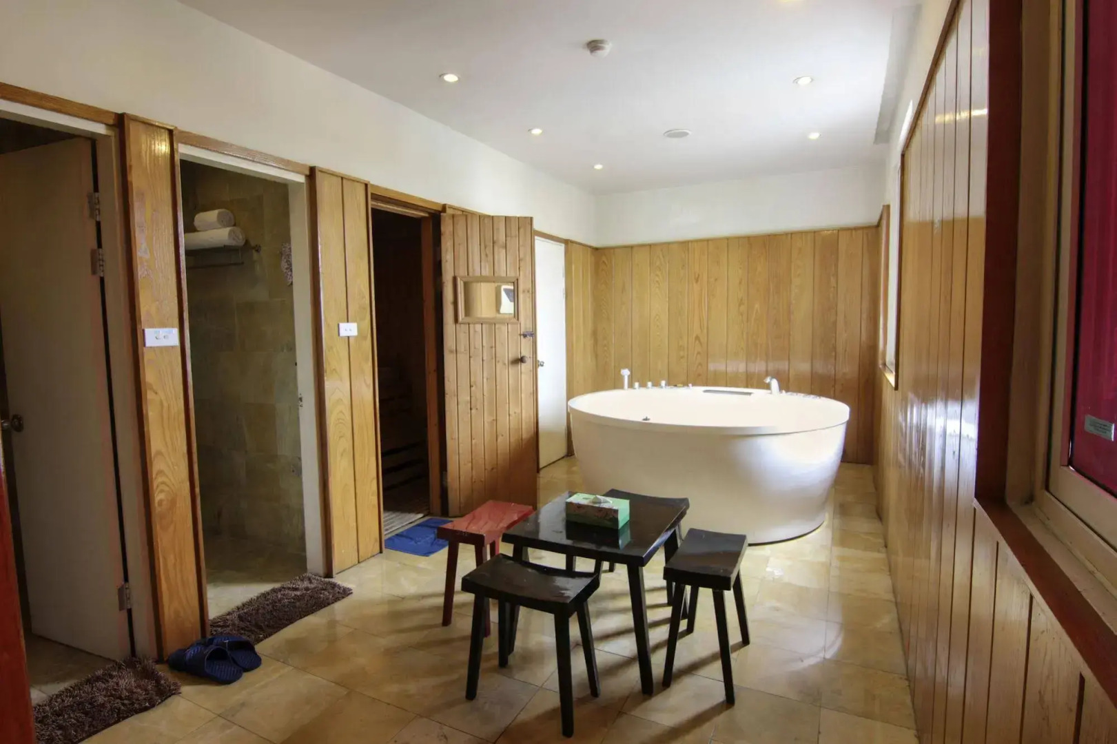 A25 Hotel - 12 Ngo Sy Lien