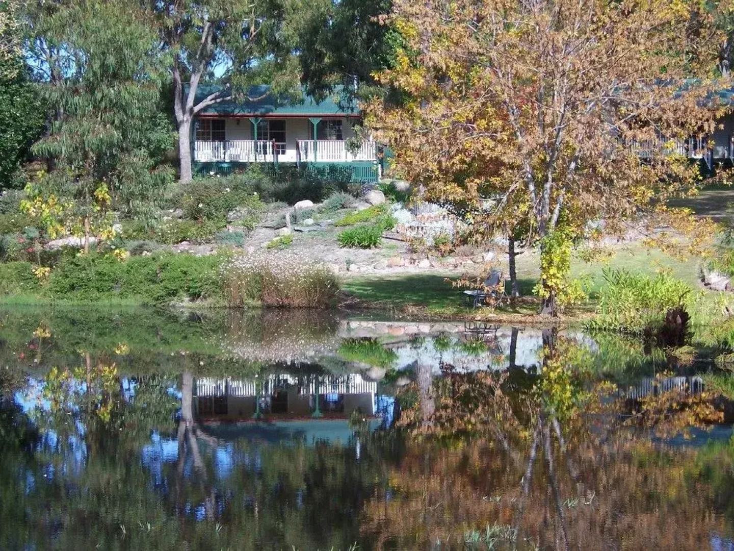 Granite Gardens Cottages & Lake Retreat