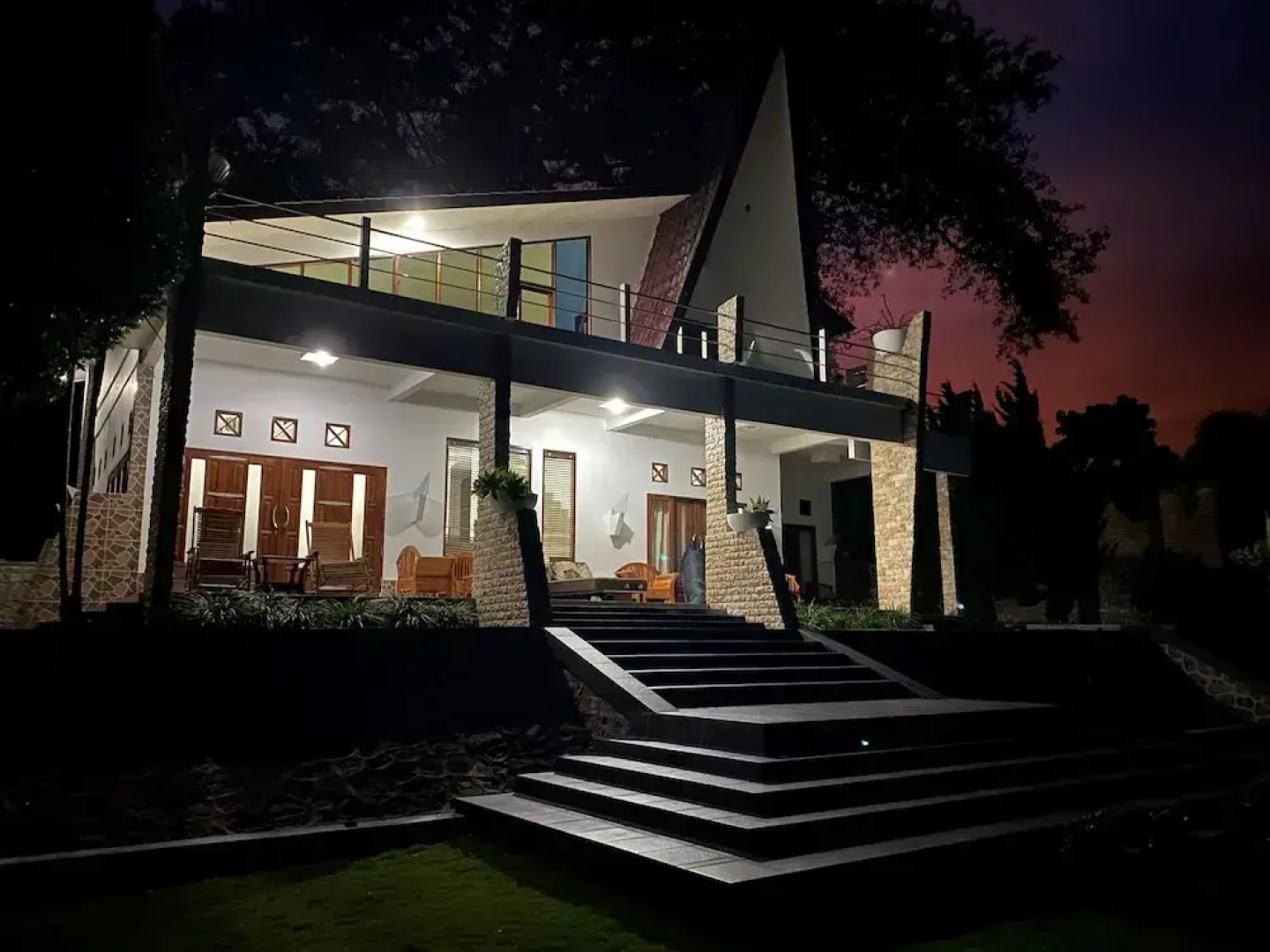 Toba Retreat Mansion And Villas