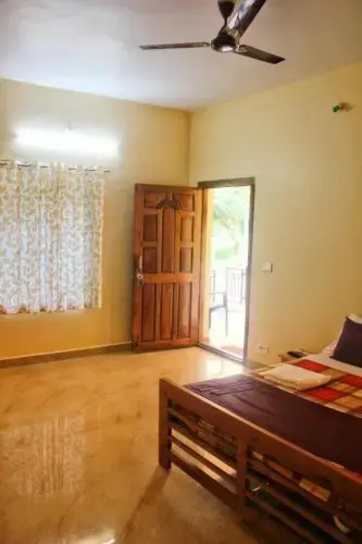 La Flora Adam Estate