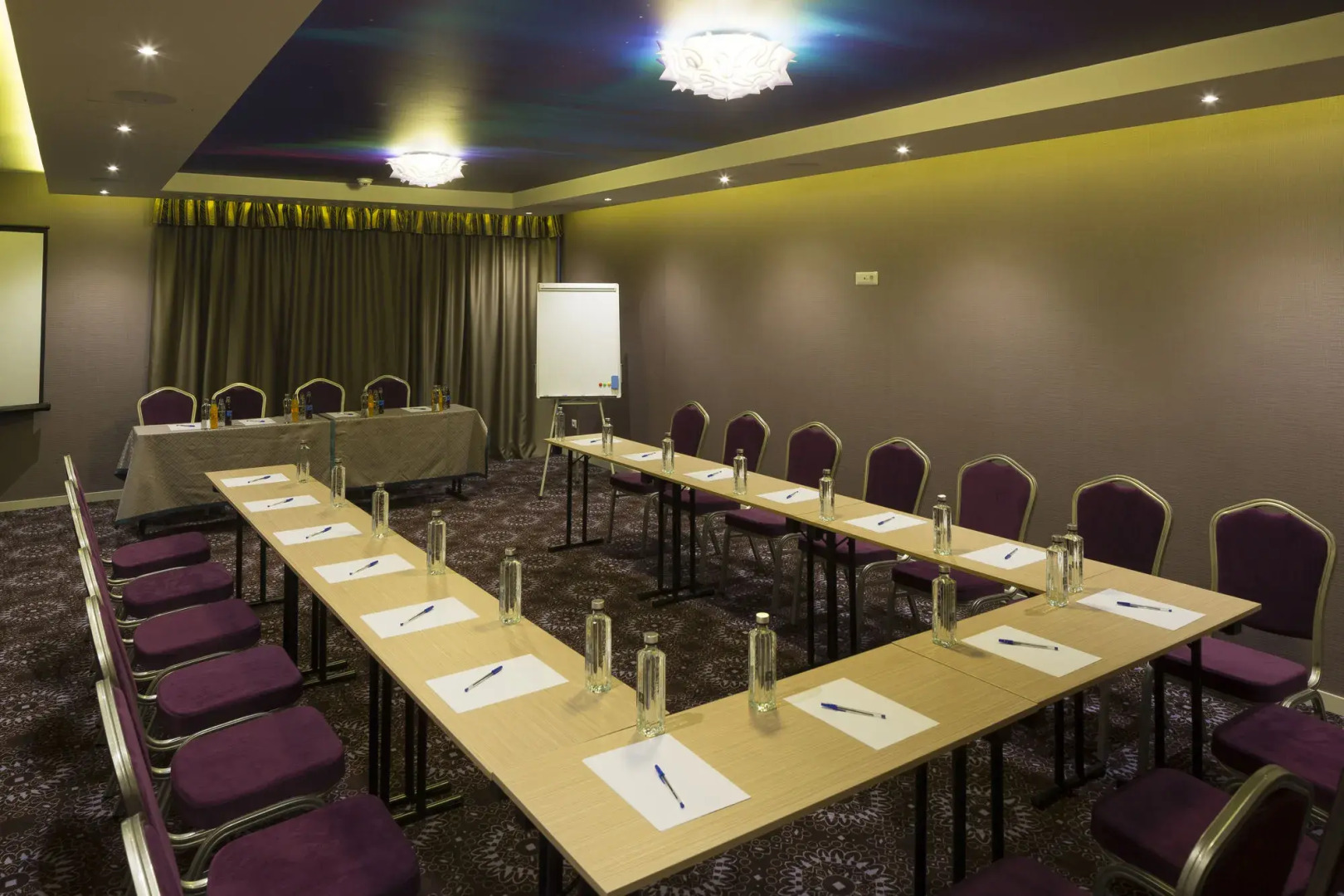 Exclusive Hotel & More