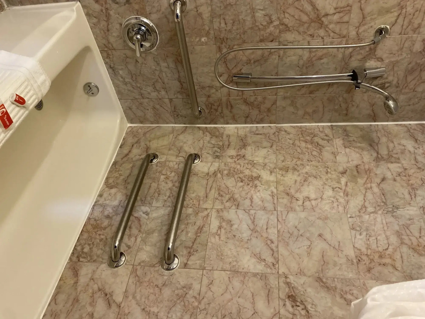 Econo Lodge At The Falls North