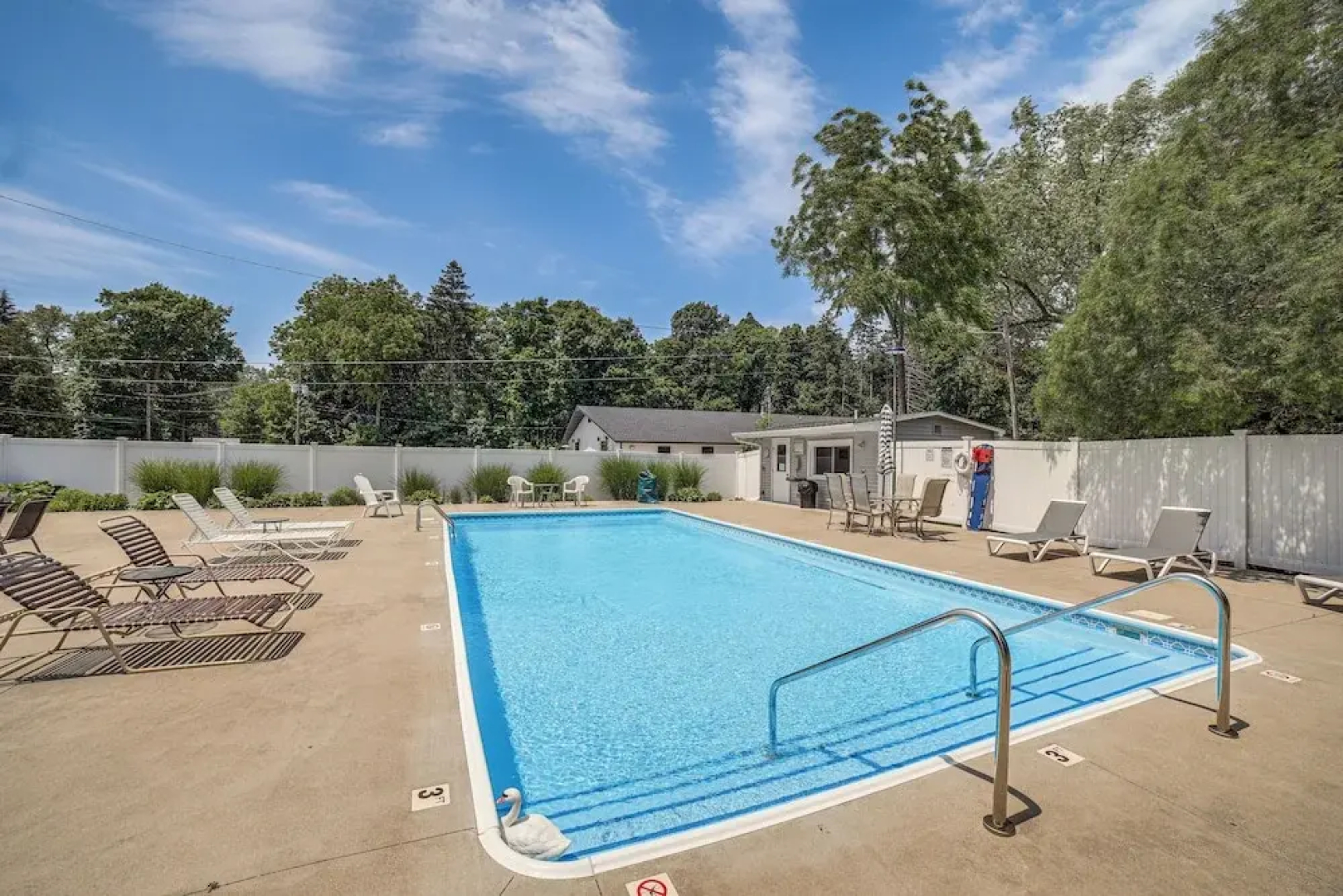 Walk to Lake Michigan - South Haven Condo!
