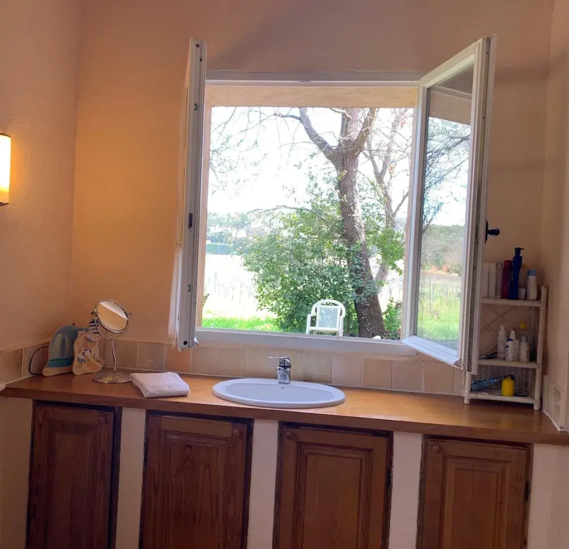 Beautiful Rustic Farmhouse Apartment With Pool