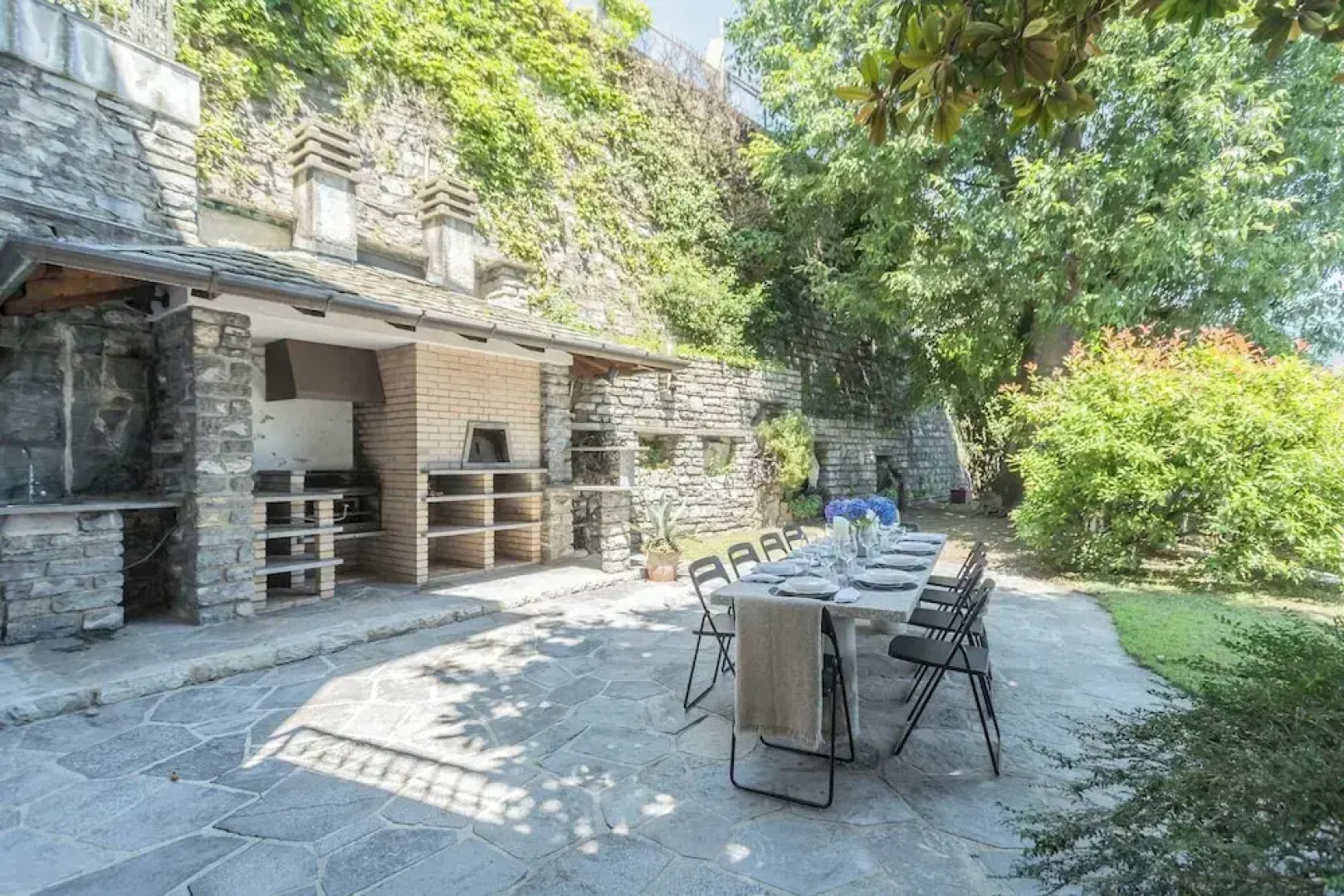 Villa Chiara Moltrasio With Private Garden by Rent all Como