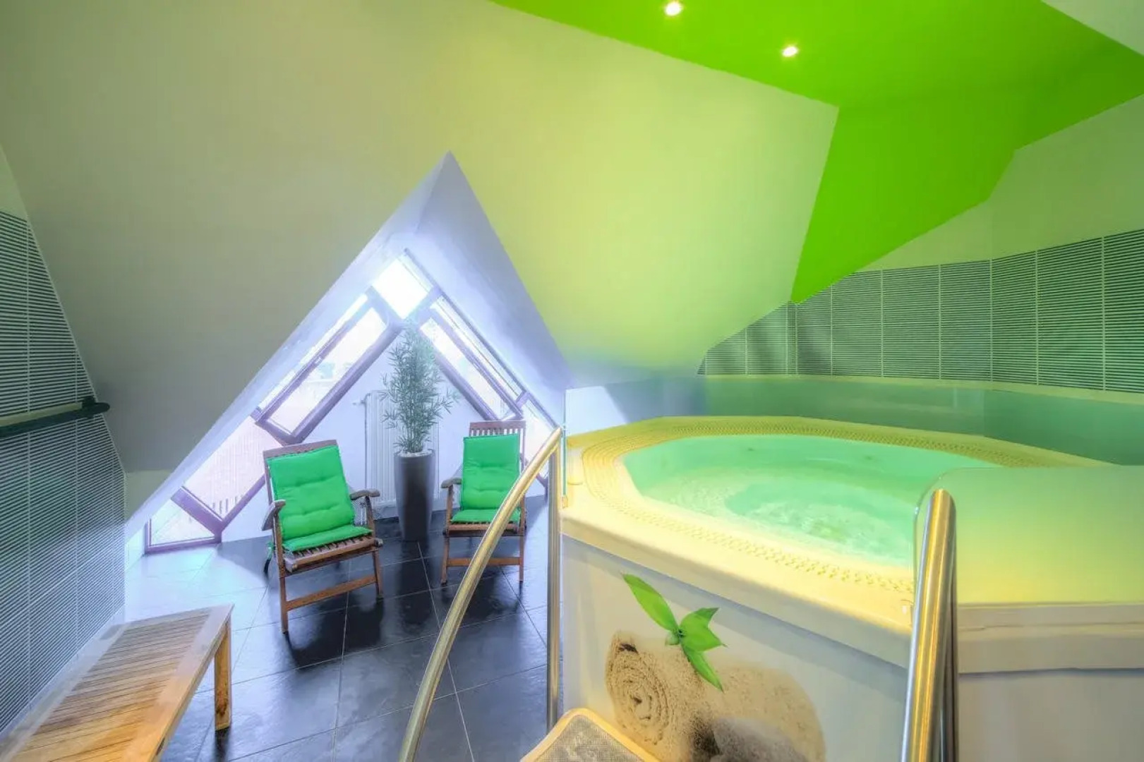 B&B HOTEL Mons Centre