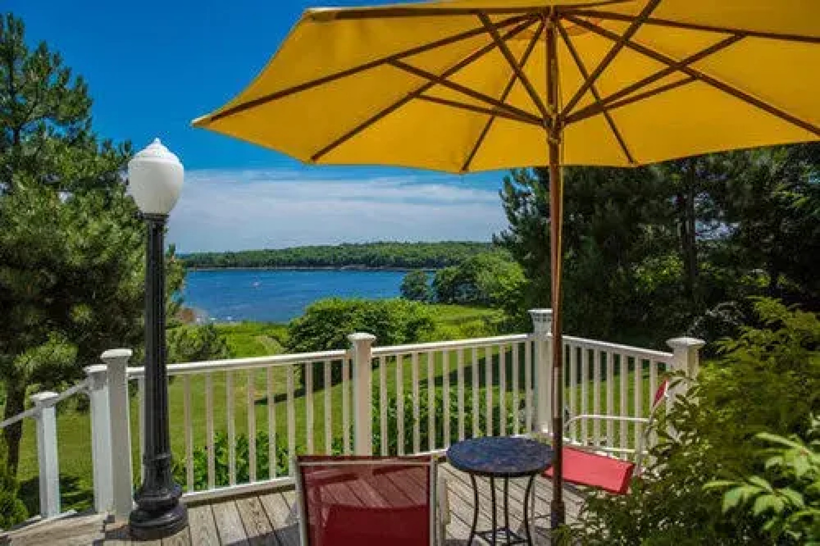 Strawberry Hill Seaside Inn