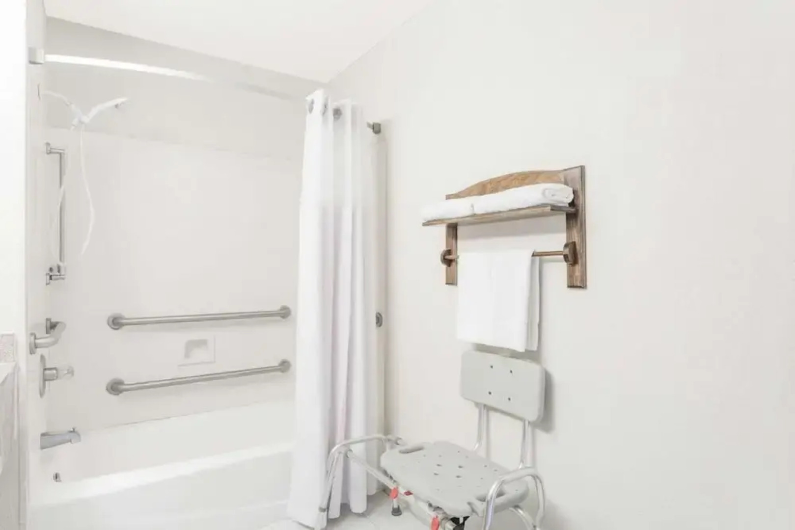 Knights Inn Suffolk Hotel